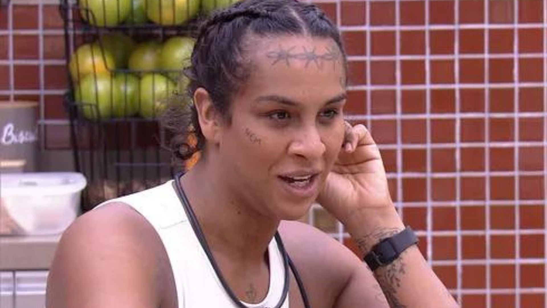 BBB22: Linn afronta brother sobre prova do anjo: “Pronto pra sair do VIP?”