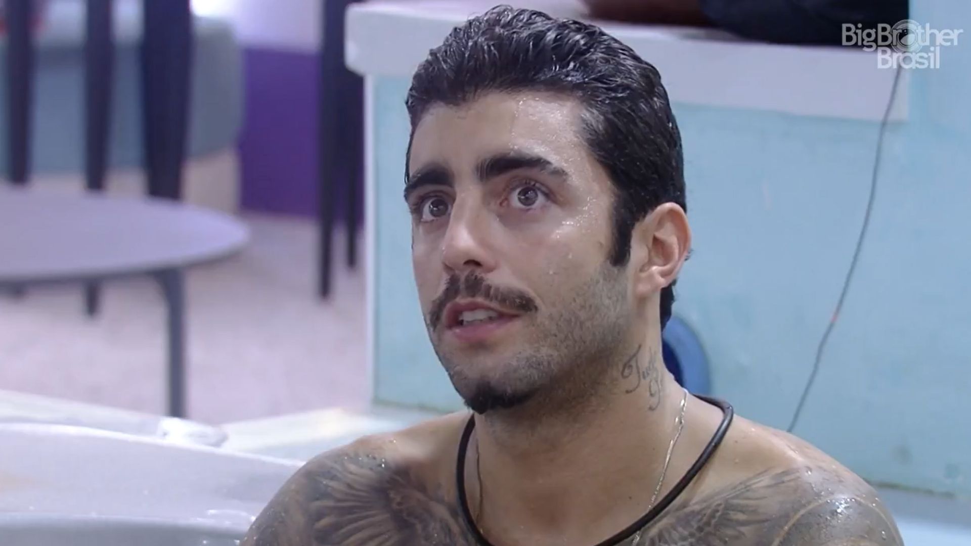 BBB22: Scooby coloca sister na parede e gera climão: “Está torcendo por mim?”