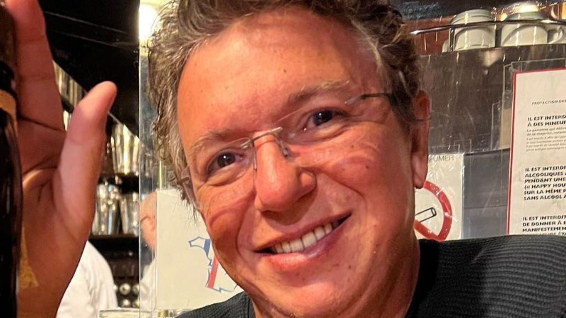 Boninho gasta valor exorbitante em jantar de Paris e web brinca: “Desistiu do BBB”