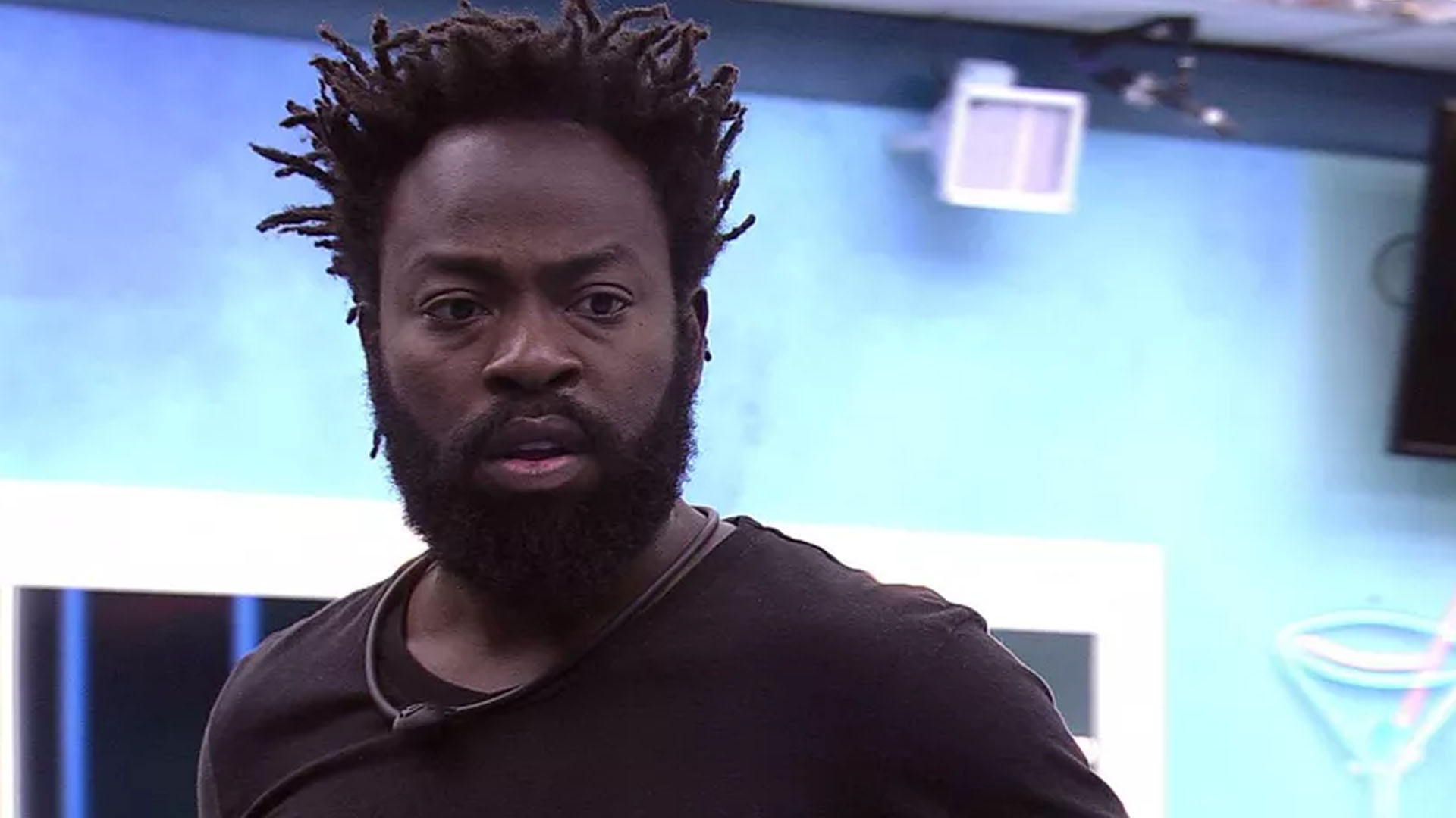 BBB22: Revoltado, Douglas Silva rejeita amizade de sister: “Não vou dar abertura”