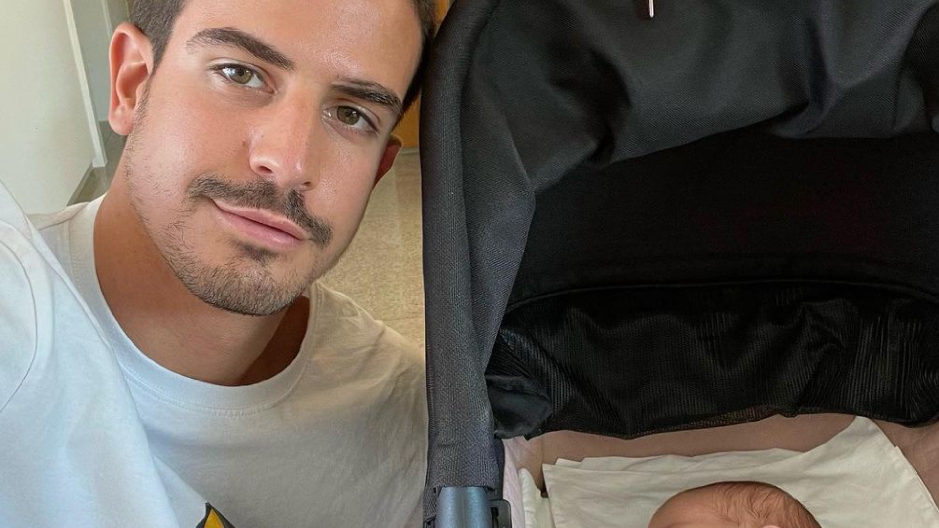Enzo Celulari conhece irmã recém-nascida e se derrete de amores: “Estou bobo”