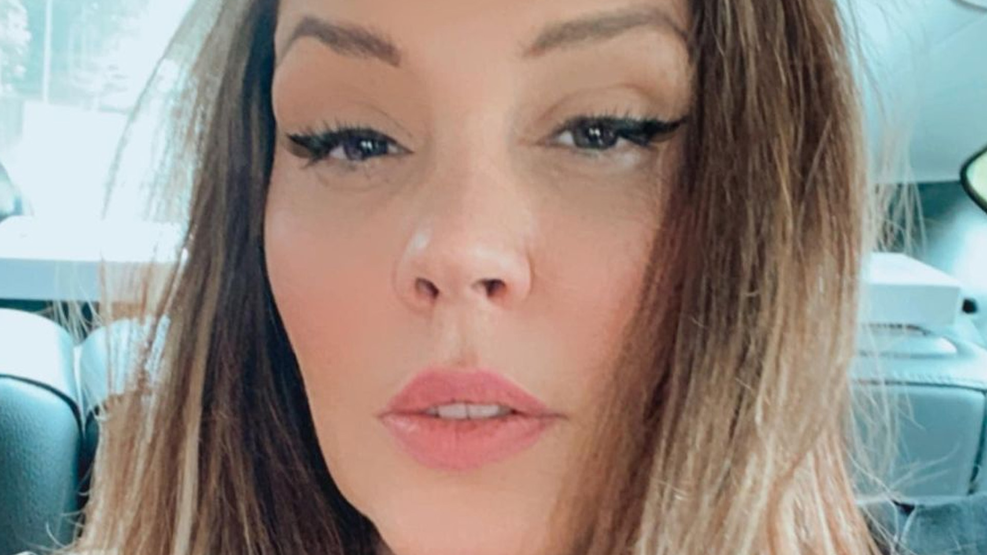 Filha de Simony, Aysha Benelli mostra resultado de rinoplastia: “Afinadinha”