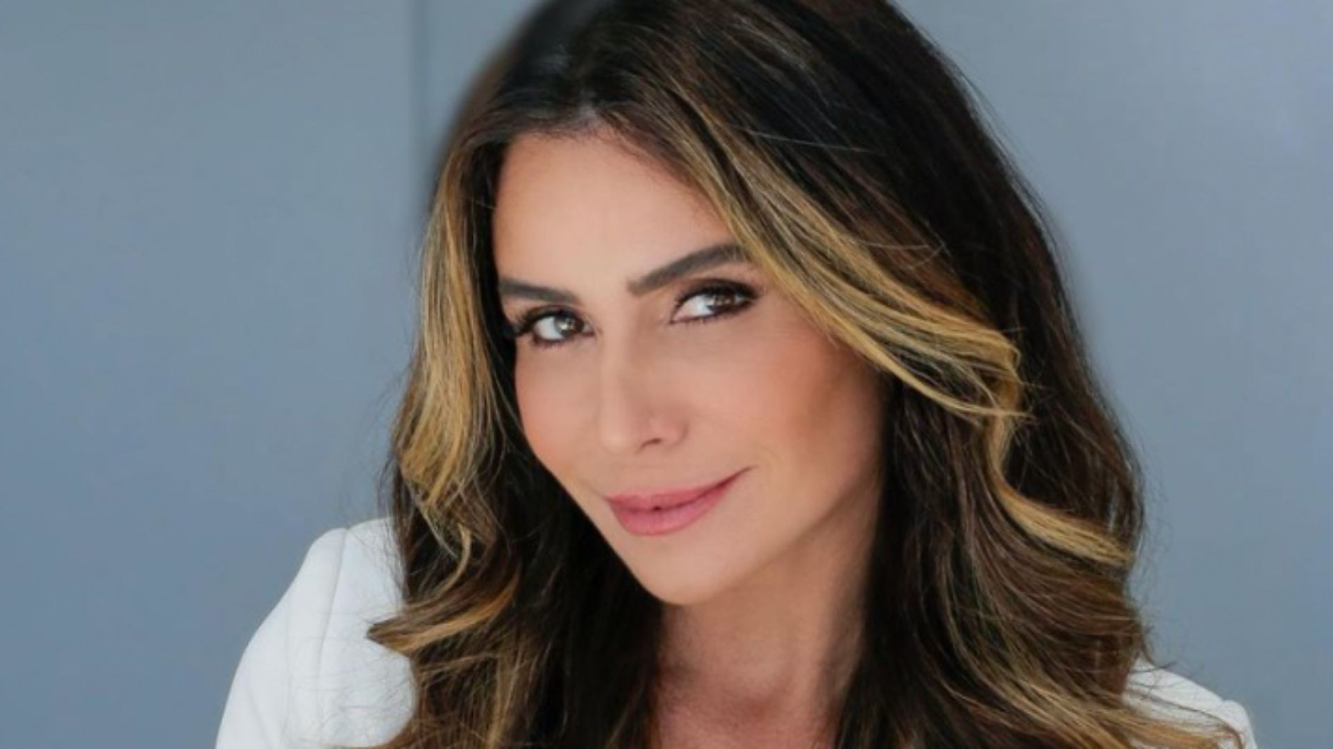 Elas cresceram! Gêmeas de Giovanna Antonelli posam vestidas iguais em casamento