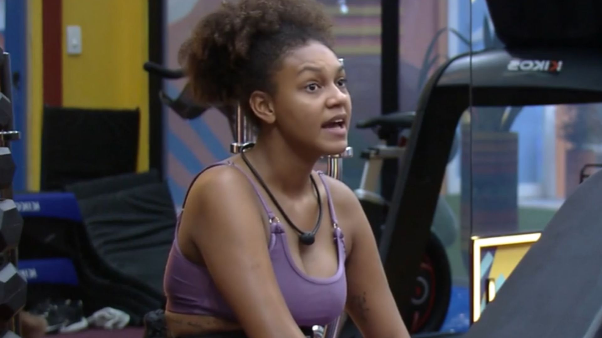 BBB22: Jessi se irrita após cravarem brother como campeão: “Pega o prêmio e dá”