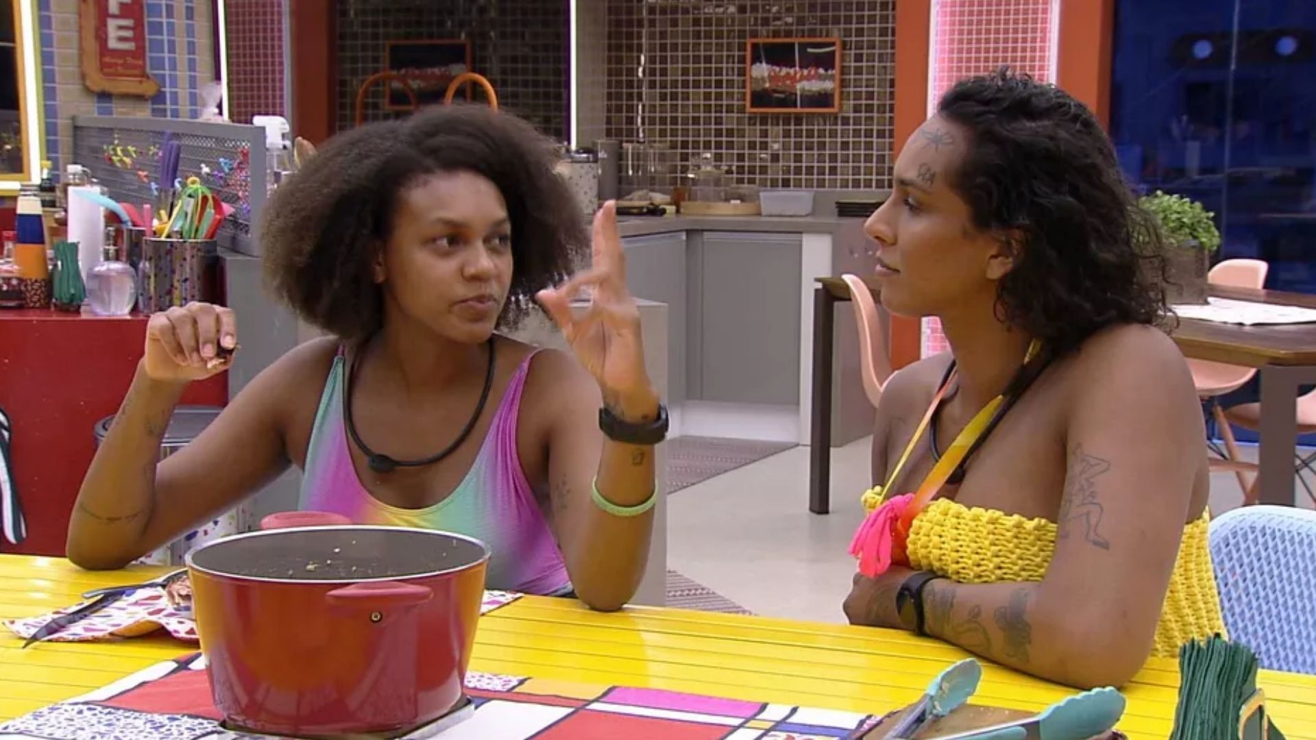 BBB22: Jessi faz fofoca e alerta Lina sobre plano de brothers no paredão: “Vai ser”