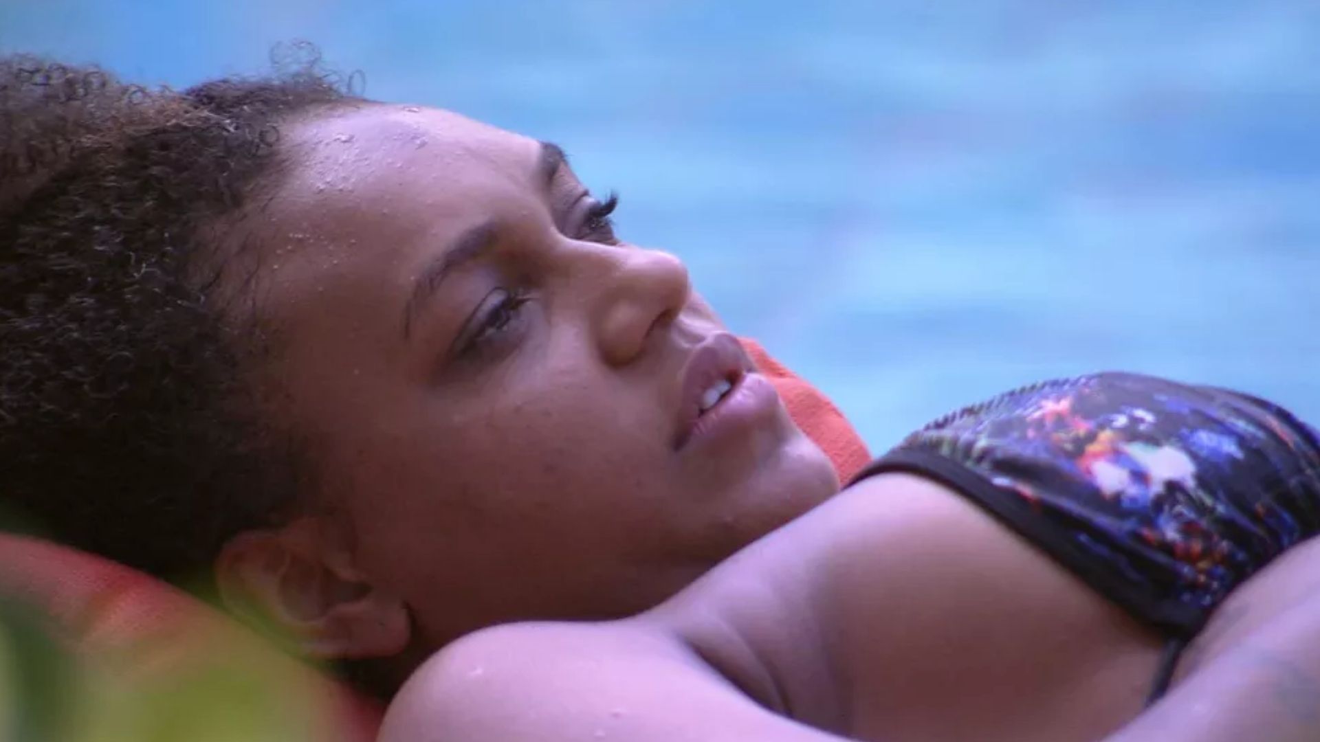 BBB22: Jessi se irrita com trollagem da produção e rasga o verbo: “Não é possível”