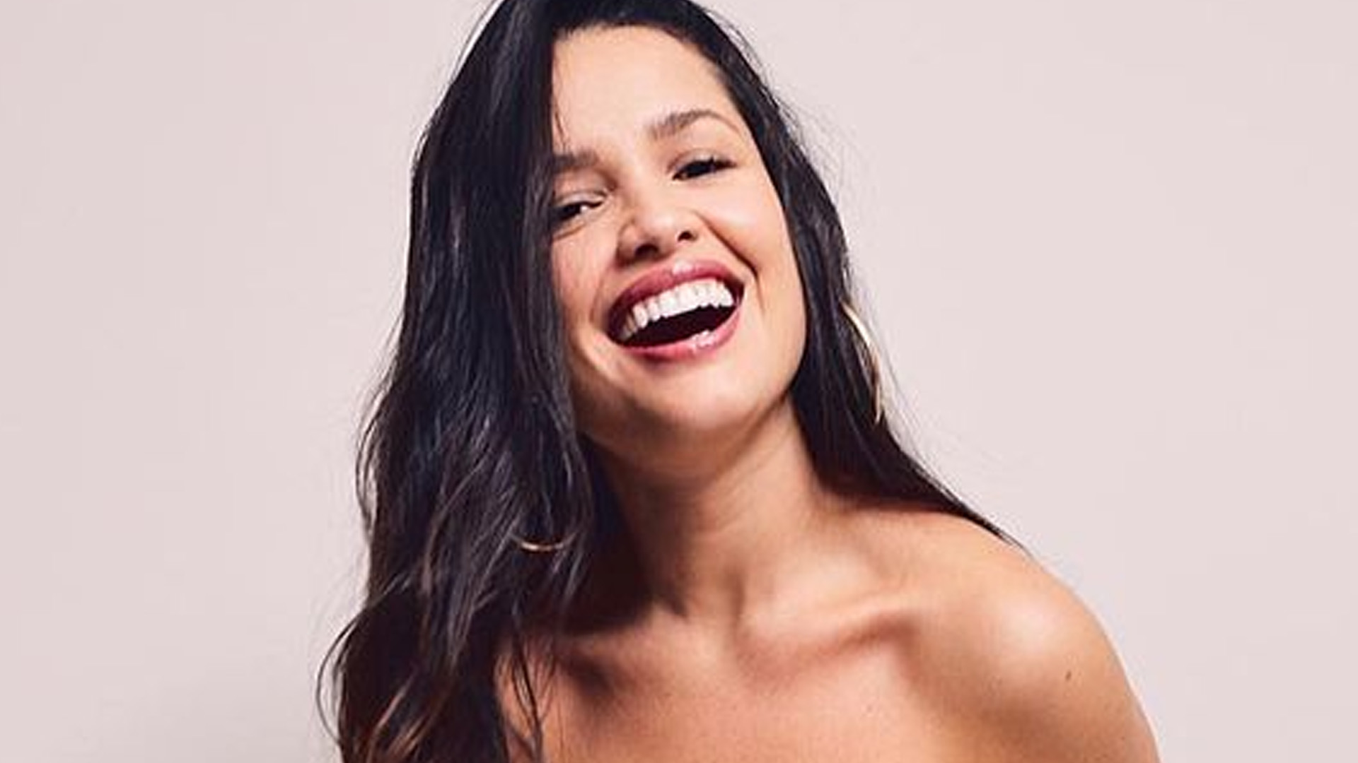 Ex-BBB Juliette tira a roupa e se cobre só com jaqueta: “Quem pode, pode”