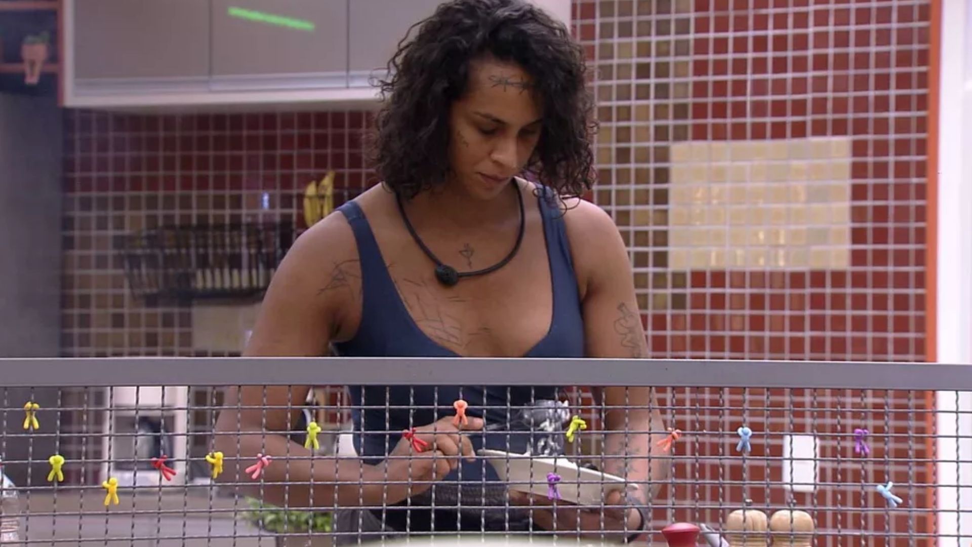 BBB22: Linn toma choque de realidade e desabafa: “Tenho que ser mais corajosa”
