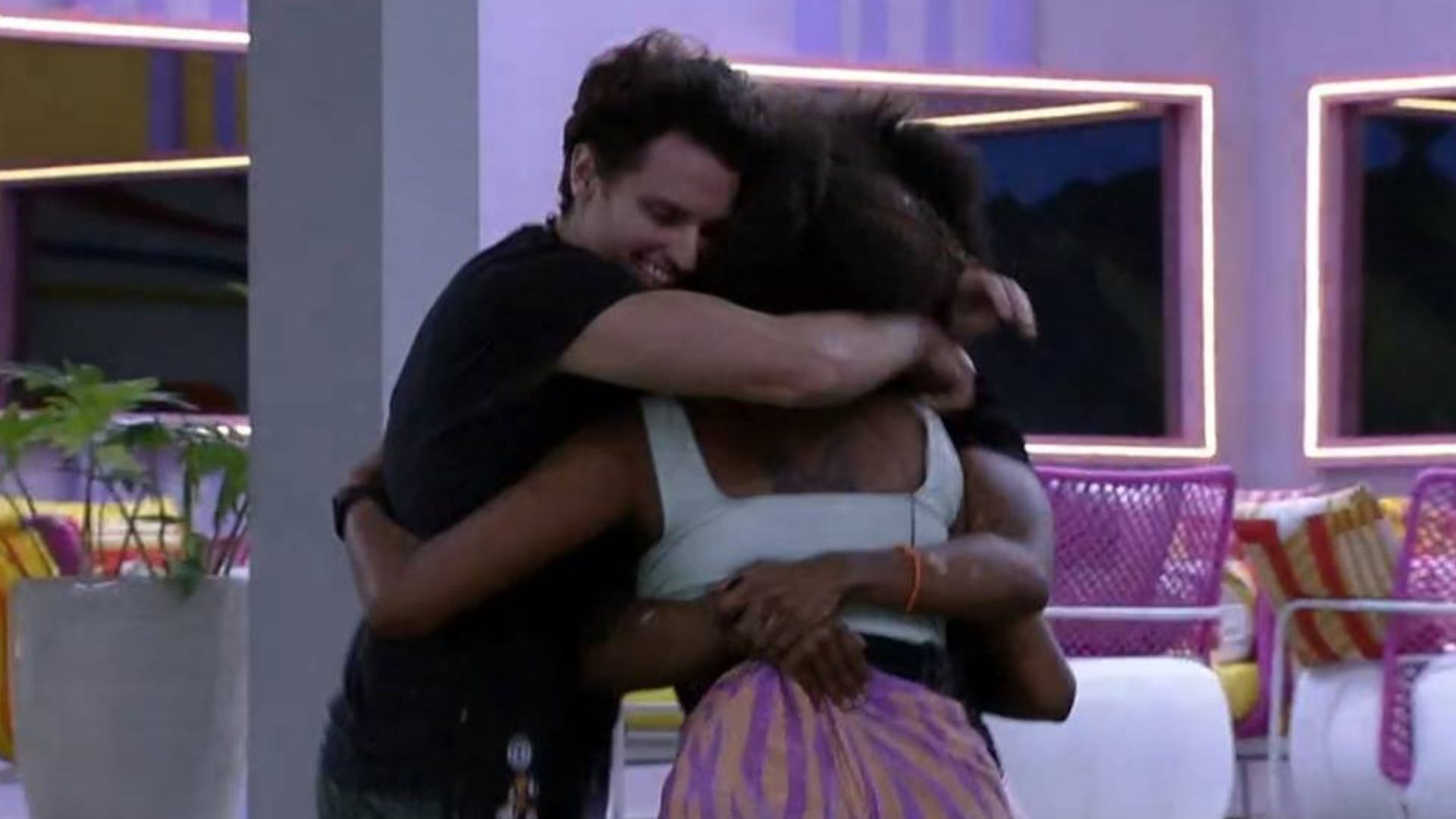 BBB22: Lucas se une a comadres e tira Jessi da xepa após 7 semanas; Arthur está fora