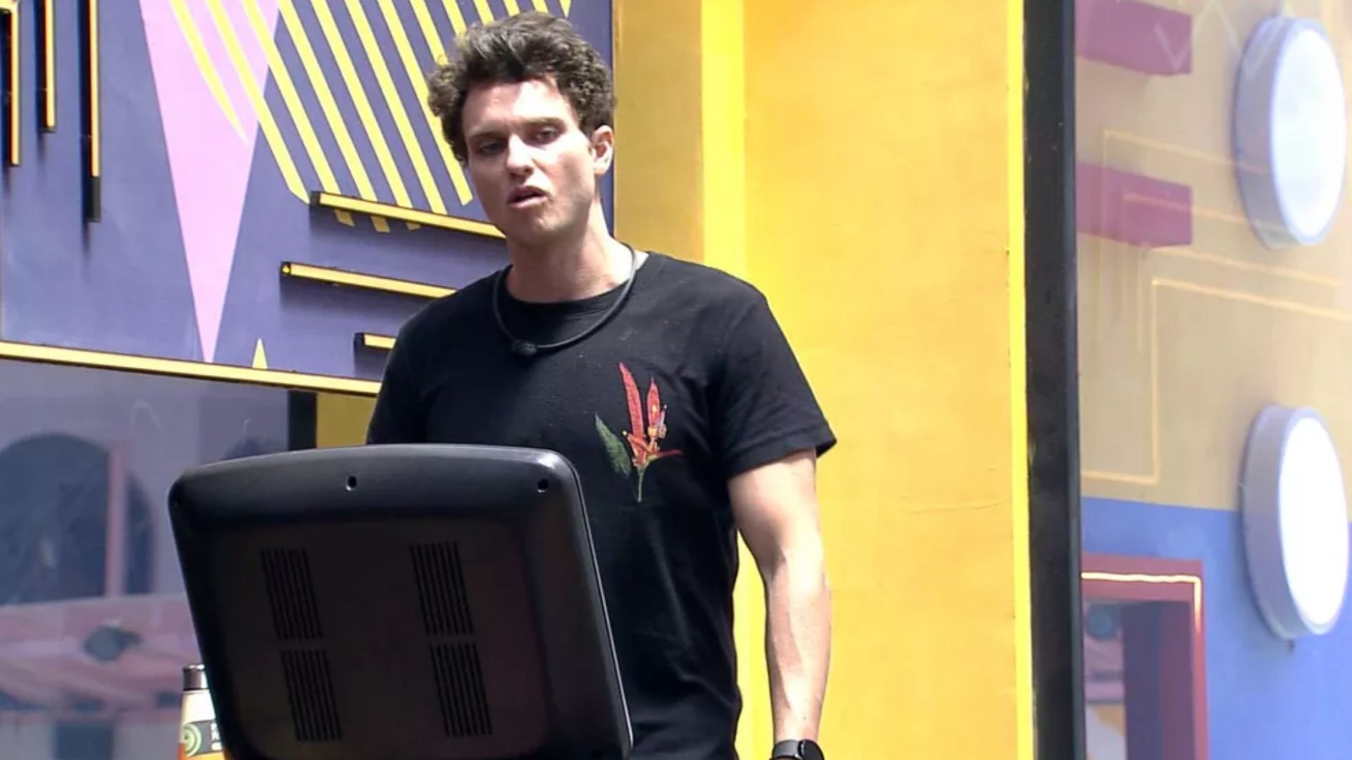 BBB22: Lucas se une a Arthur e detona brother escondido: “Não quer estar aqui”