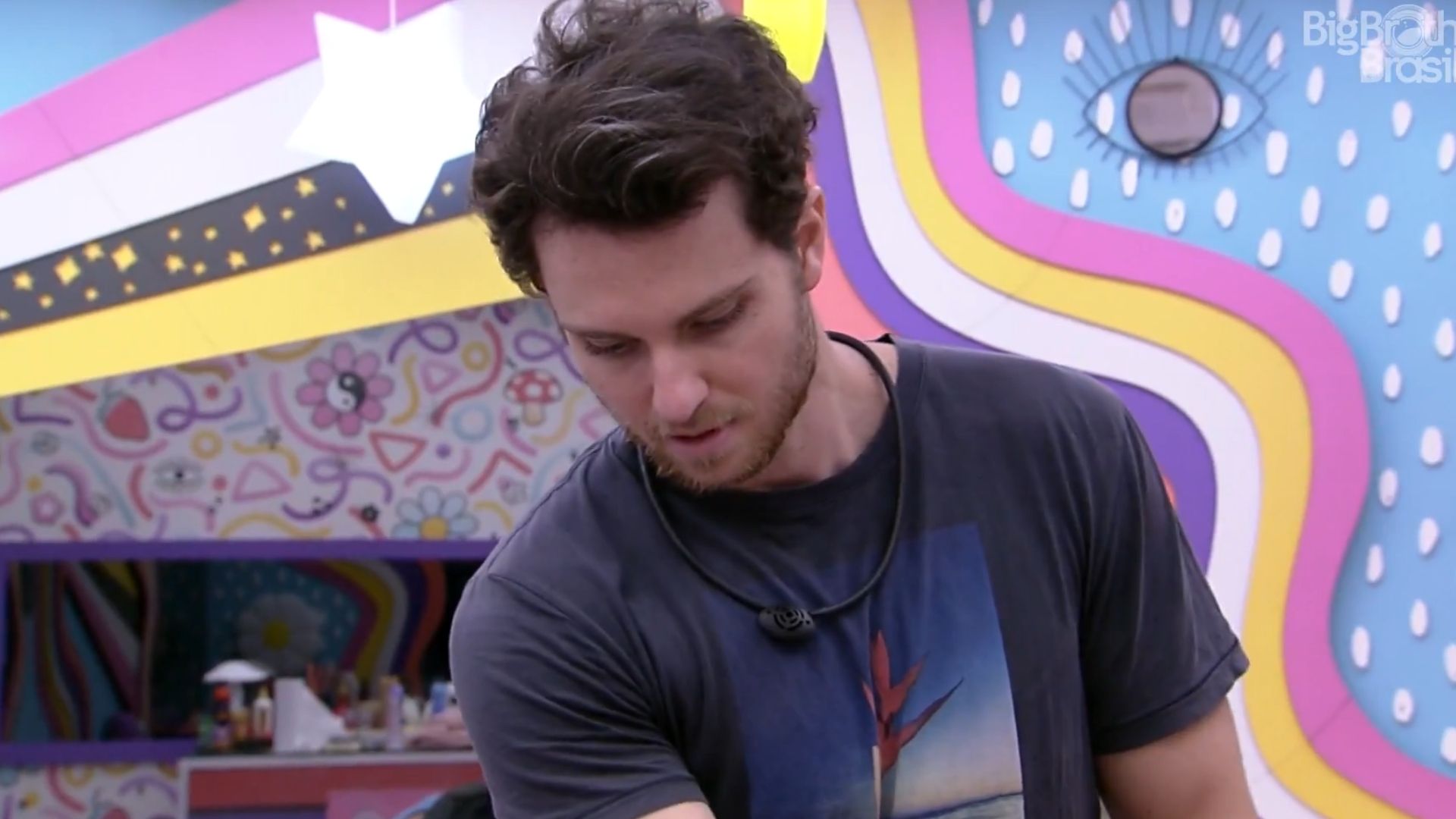 BBB22: Lucas escolhe cor de roupa para paredão e web aponta maldição: “Eliminado”