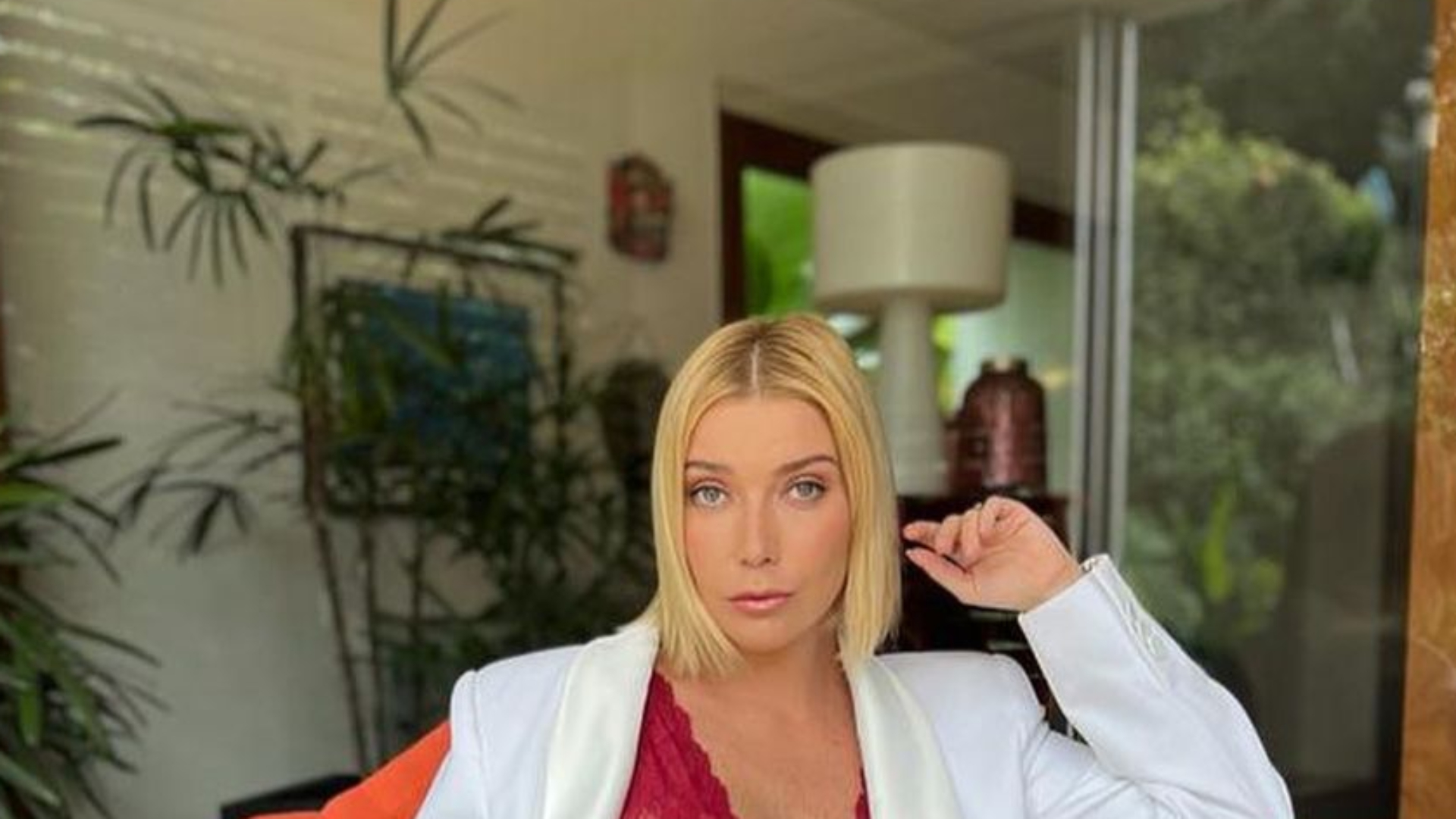 Aos 37 anos, Luiza Possi elege lingerie com transparência e fãs babam: “Deusa”