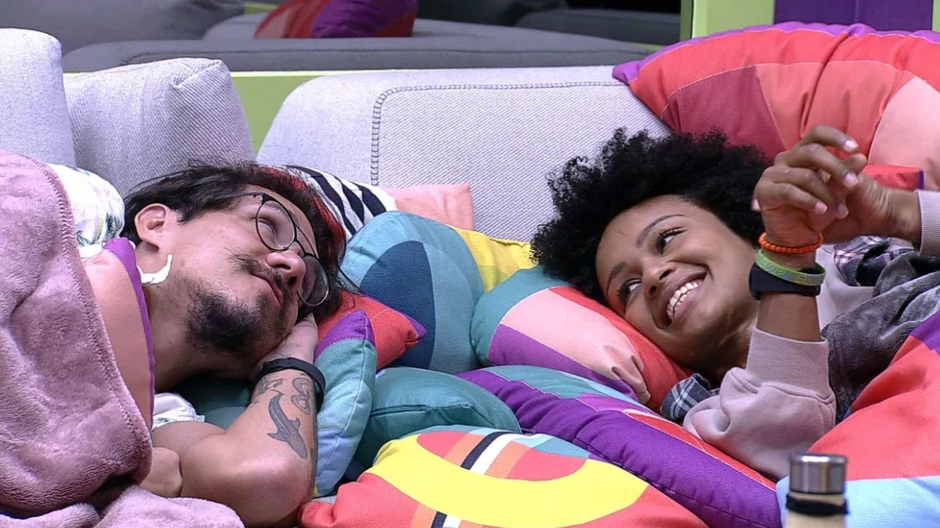 BBB22: Oi? Natália faz campanha para Eli ficar com famosa: “Pegar o telefone dela”