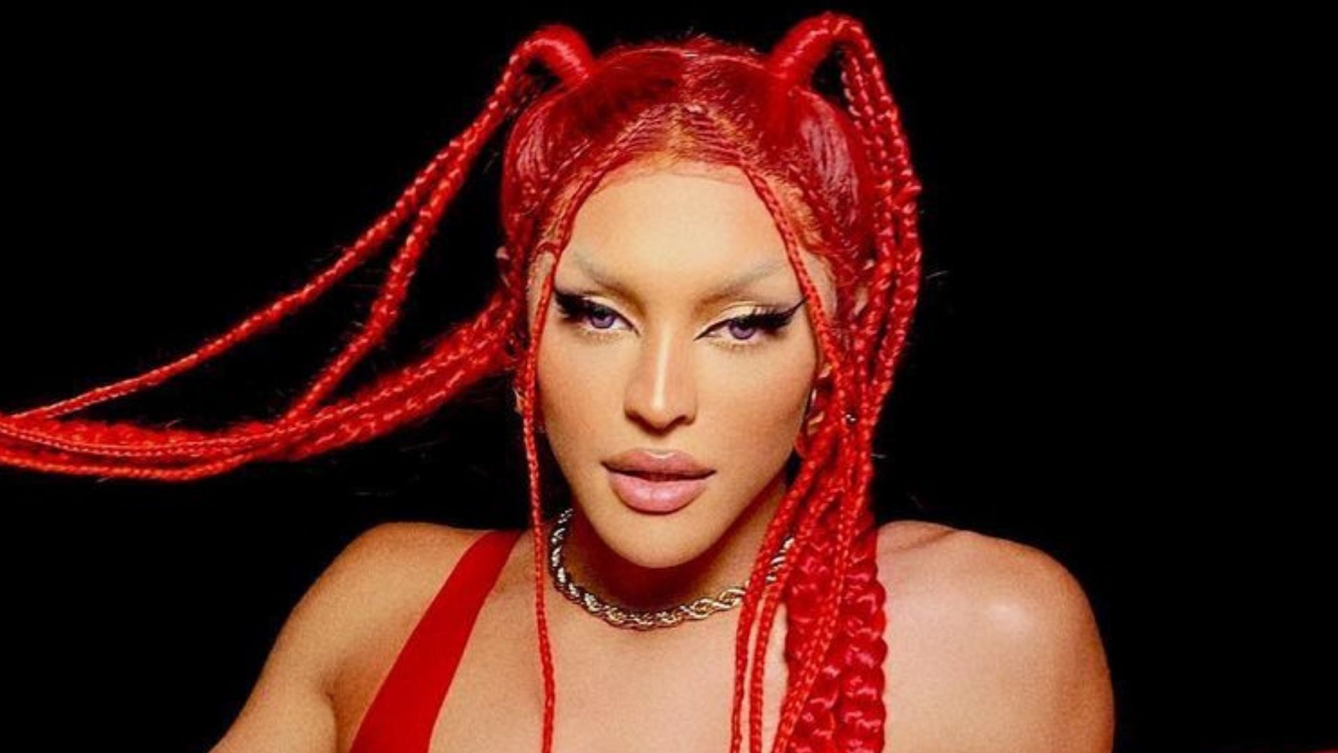 Espetáculo! Pabllo Vittar deixa virilha à mostra em body cavadíssimo: “Rainha”