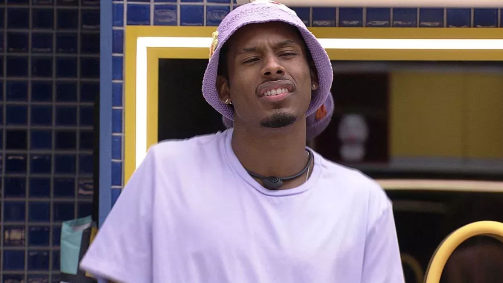 BBB22: Paulo André relembra patada que recebeu de Jade e assume: “Não me arrependo”