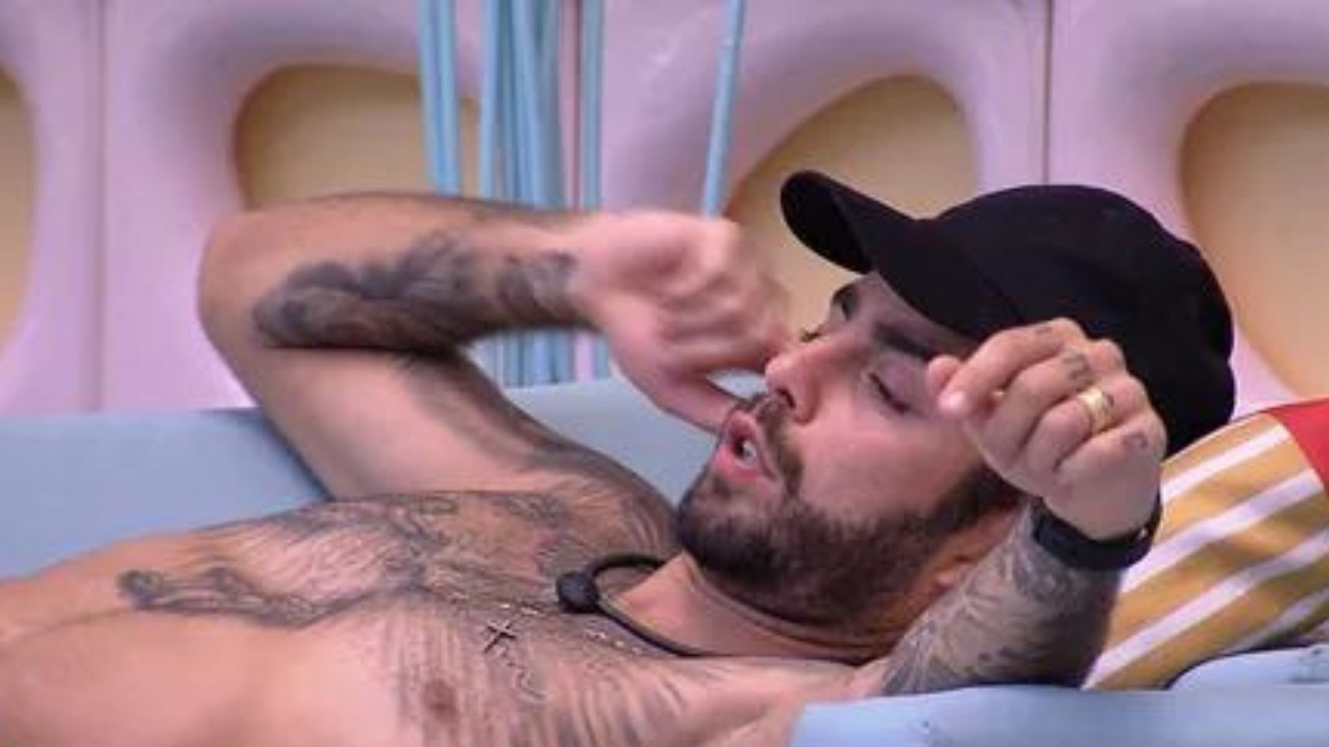 BBB22: Pedro Scooby reclama de perda da memória: “Cabeça não está funcionando”