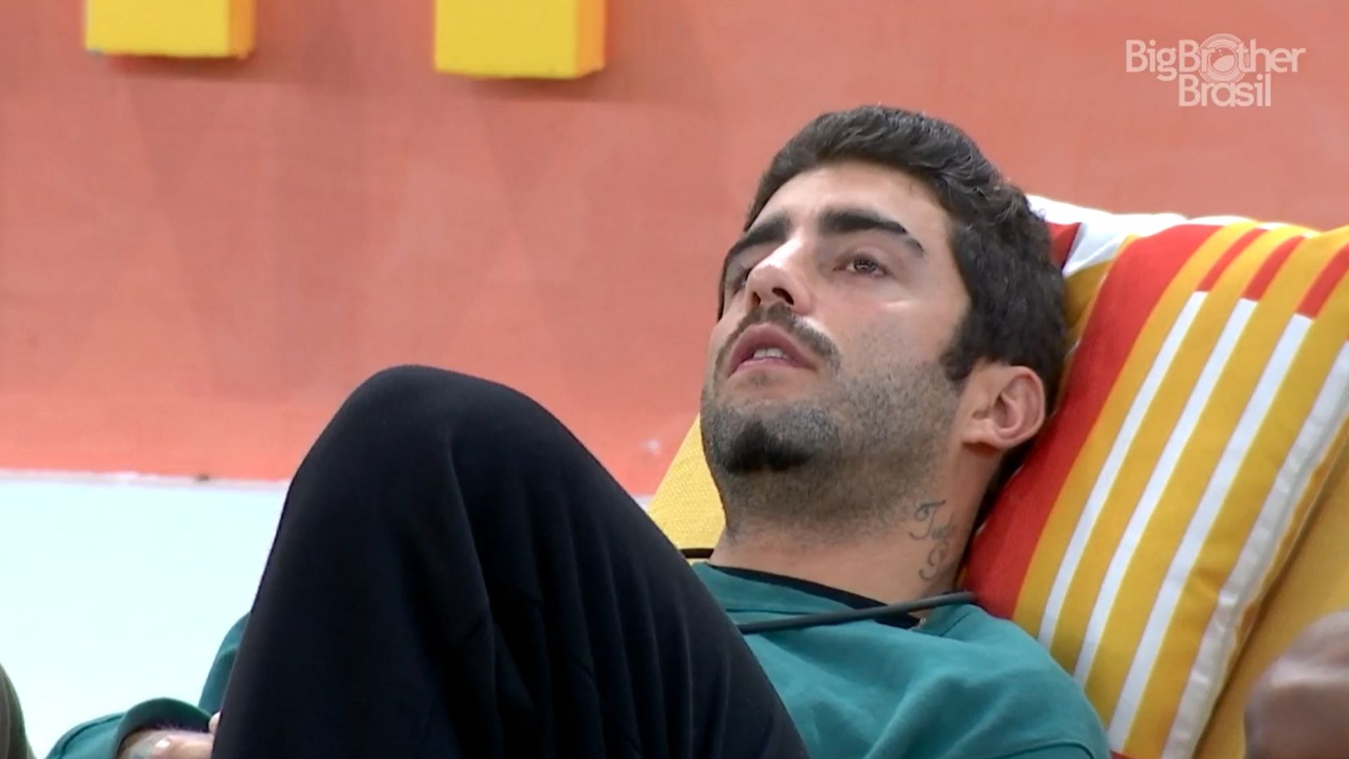 BBB22: Scooby lamenta saudade dos filhos e entristece brother: “Tempo perdido”