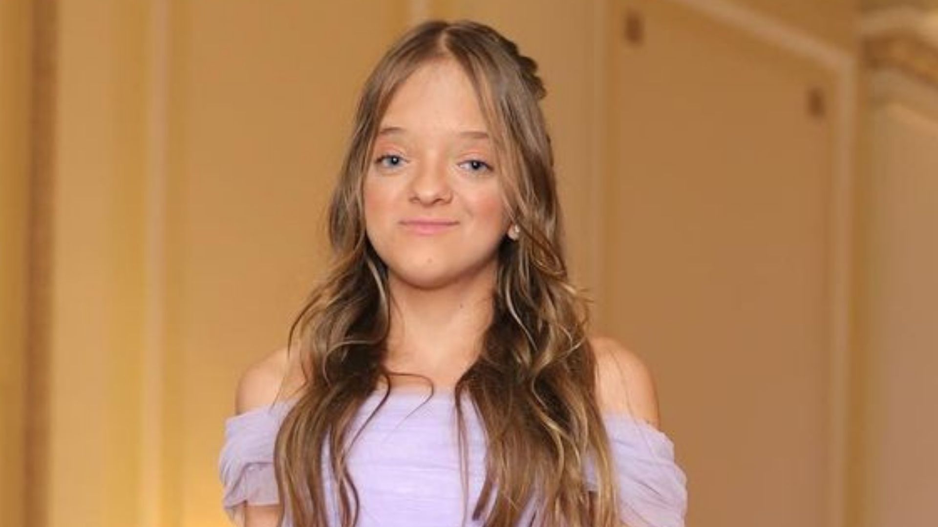 Uma princesa! Rafa Justus rouba a cena com vestido luxuoso no casamento da irmã