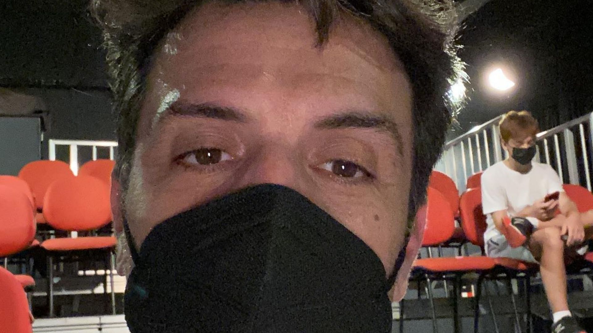 Rodrigo Lombardi assusta seguidores ao surgir com o rosto manchado: “Que aflição”