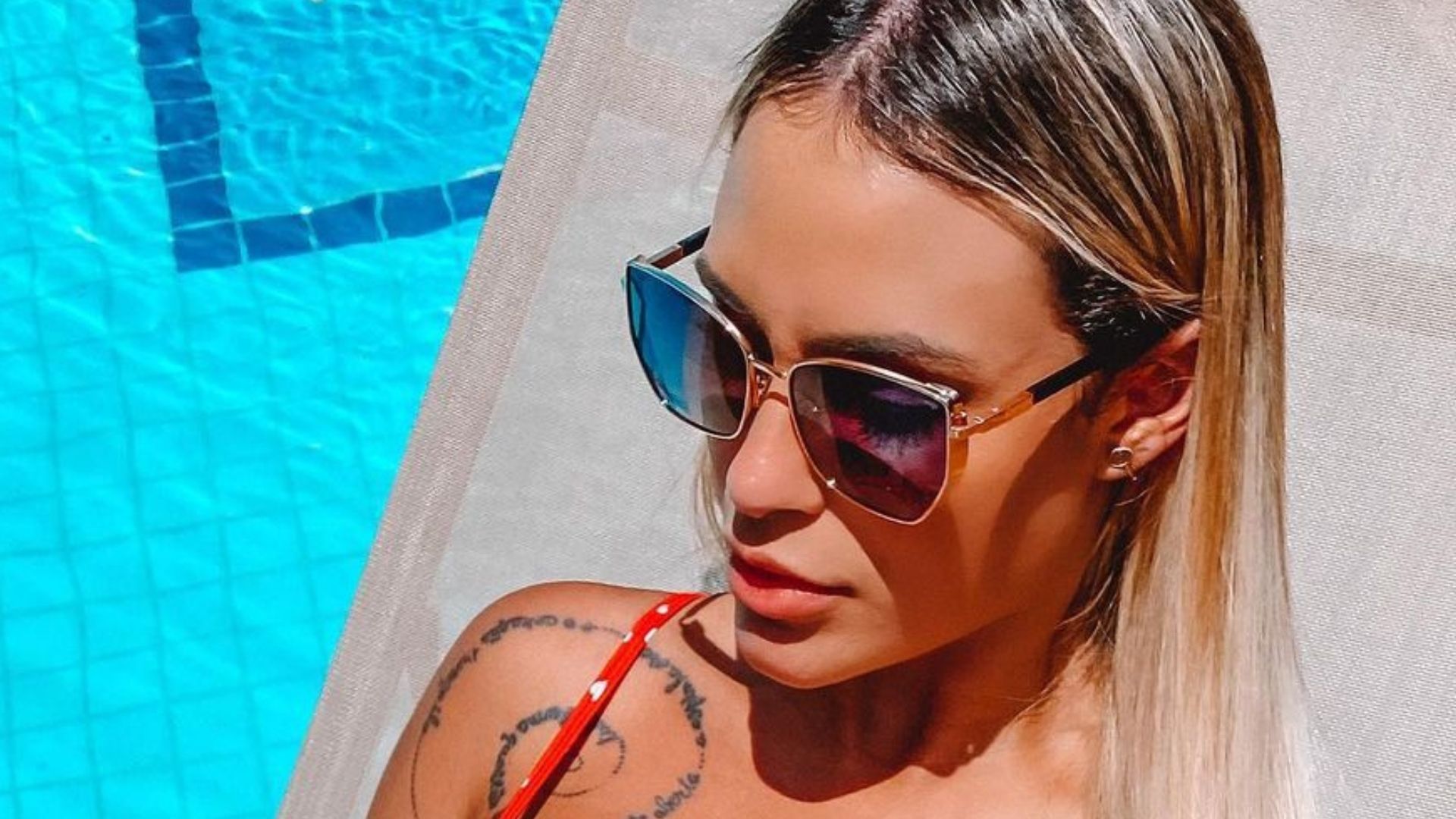 Ex-BBB Sarah Andrade posa de biquíni meia-taça e choca com físico sequinho: “Gata”