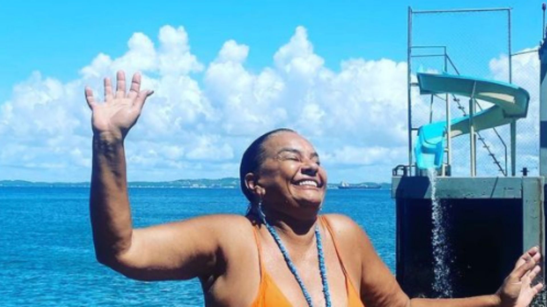 Aos 64 anos, Solange Couto surge de biquíni e exibe corpo real: “Divina”