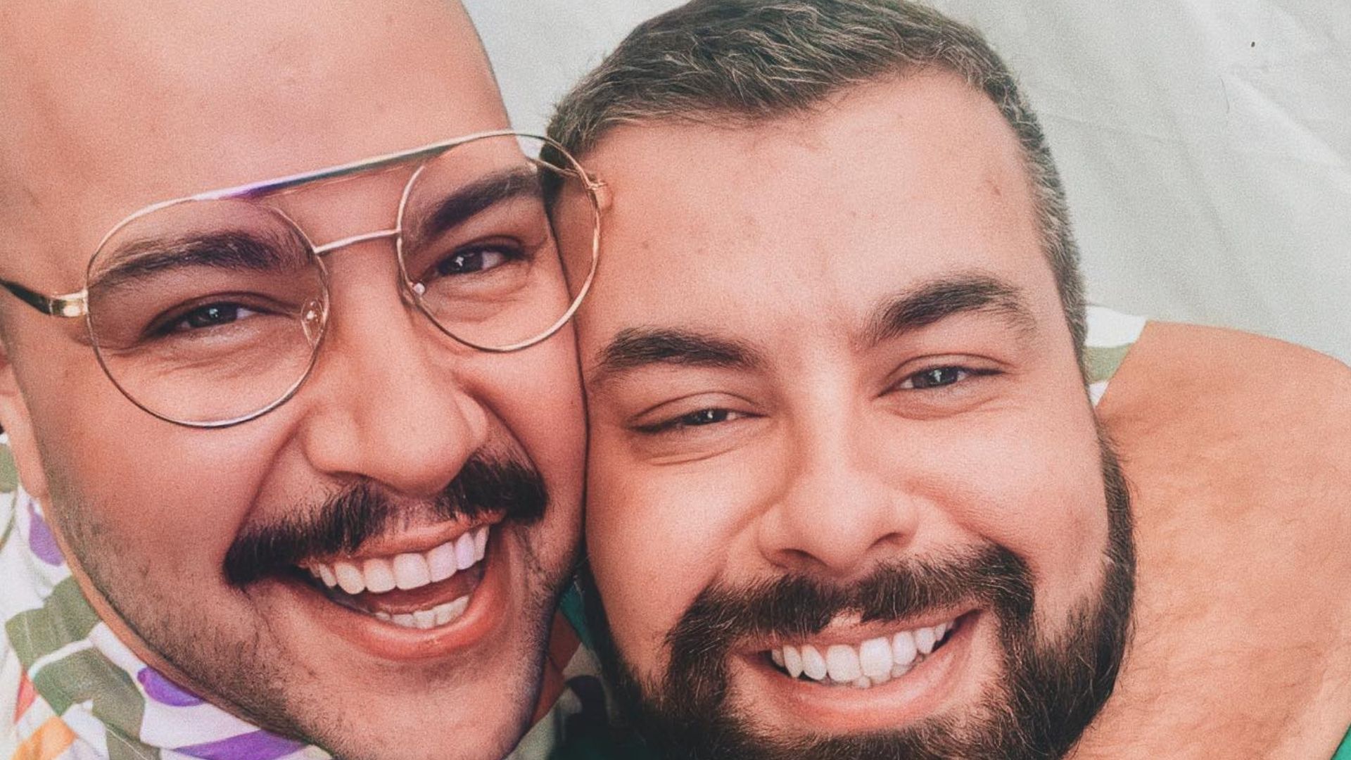Tiago Abravanel desconvida colegas do BBB22 do seu casamento: “Lista polêmica”