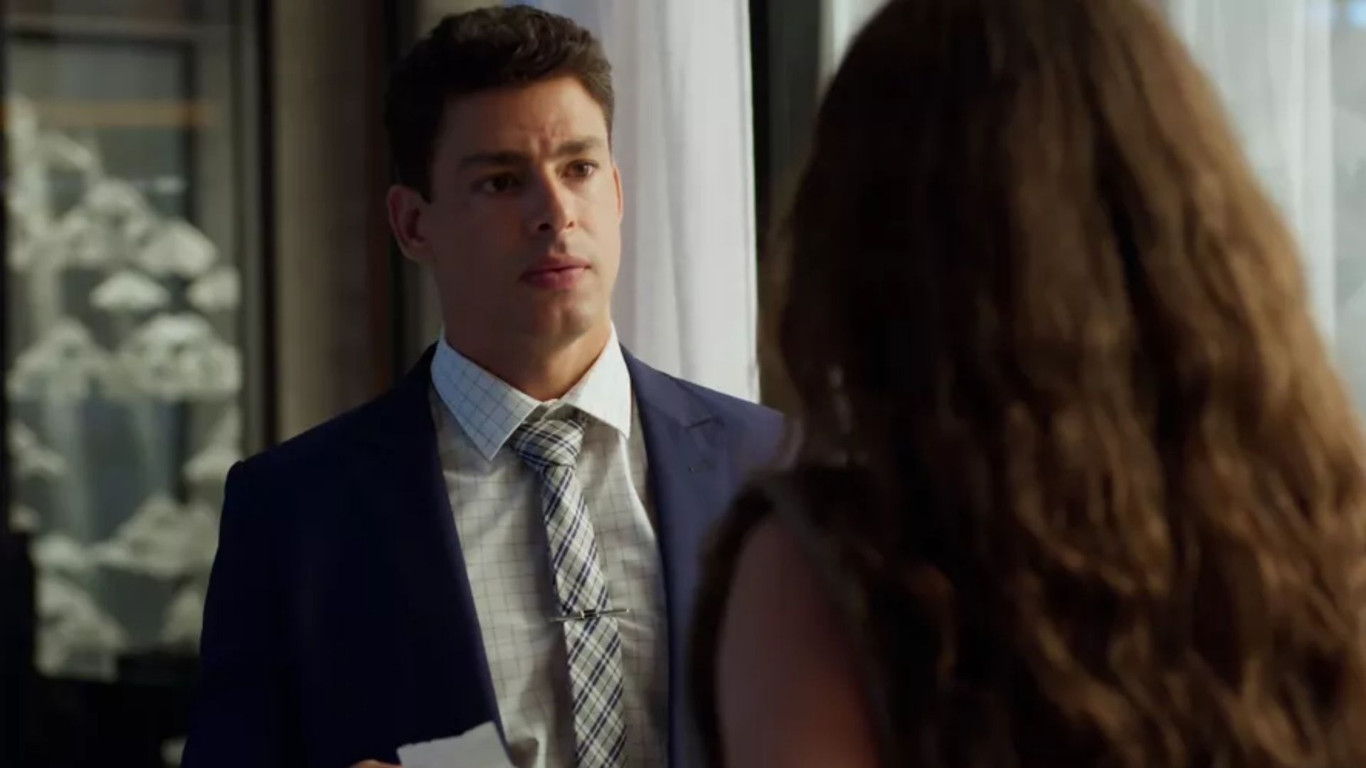 Um Lugar ao Sol: Renato volta atrás por interesse e mantém casamento com Bárbara