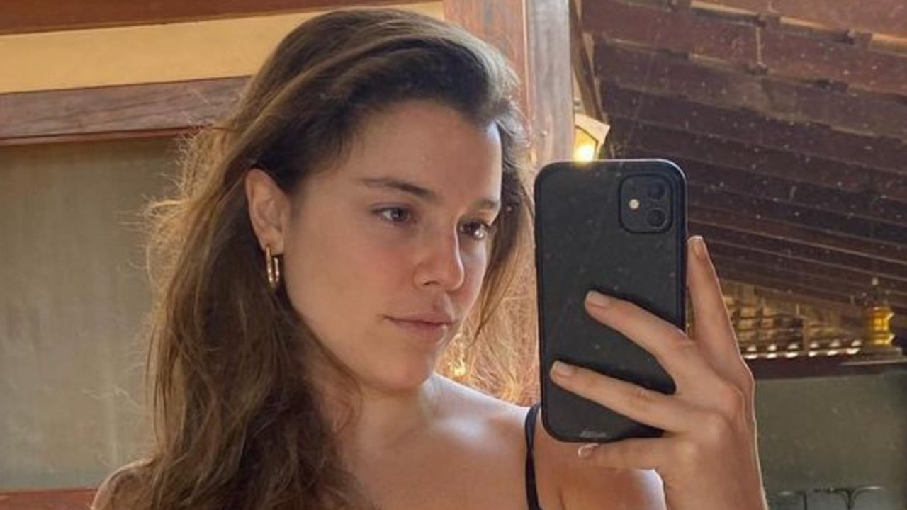 De biquíni, Alice Wegmann deixa fãs animados ao exibir corpo sarado: “Não tenho condições”