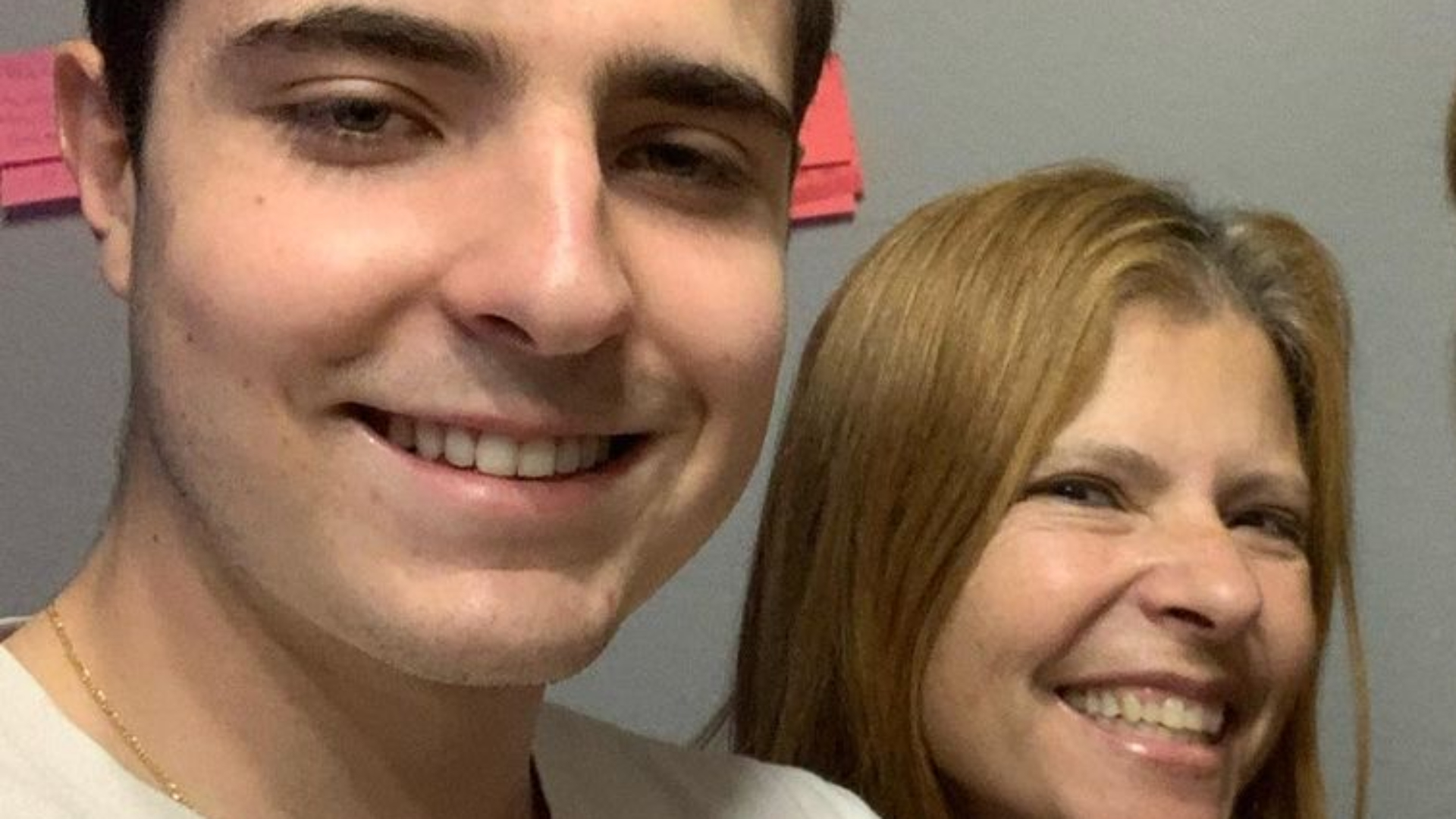 Após briga na família, filho de Gugu e comemora aniversário só com Rose Miriam