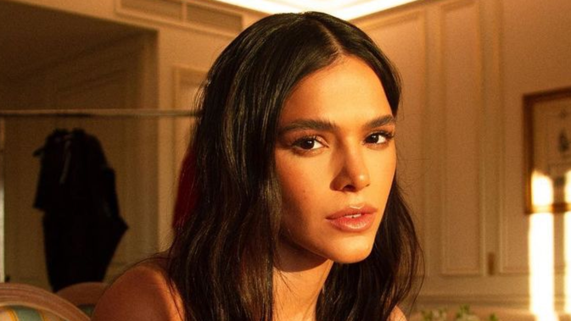 Eita! Bruna Marquezine entrega vida amorosa: “Mais de quatro chifres”
