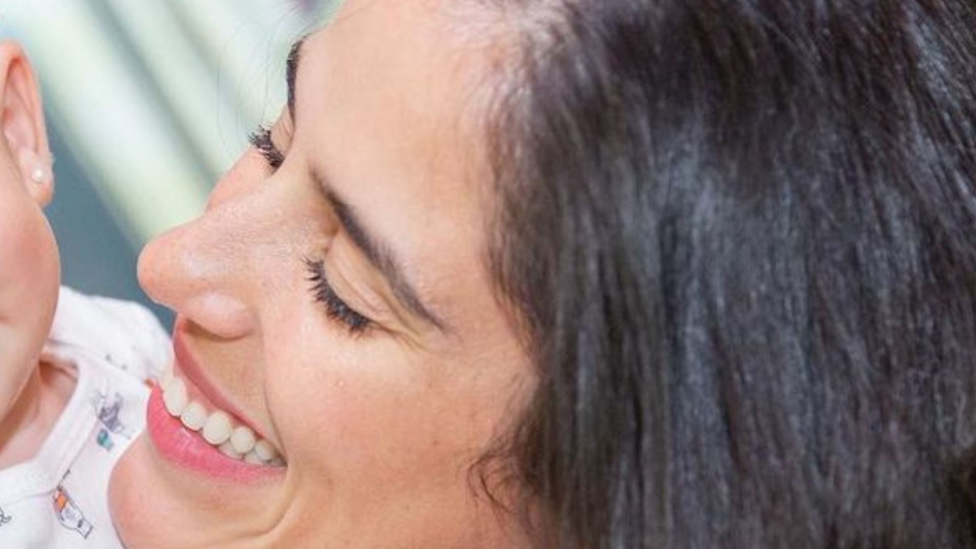Camilla Camargo faz declaração no oitavo mesversário da filha: “Meu sorriso”