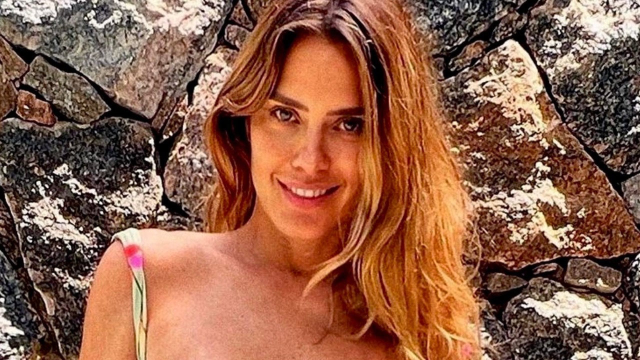 Carolina Dieckmann choca seguidores com jovialidade e abdômen negativo: “Que corpo é esse?”