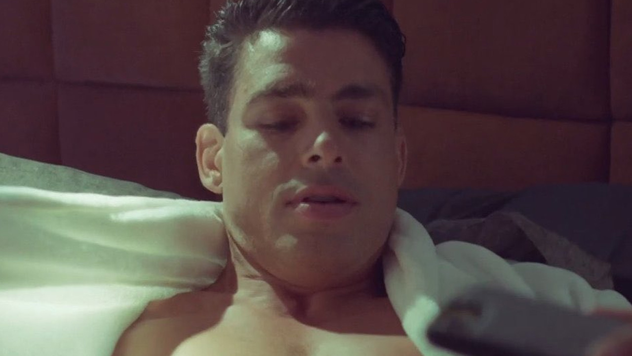 Cauã Reymond aparece peladão em ‘Um Lugar ao Sol’ e público baba: “Queria o nude”