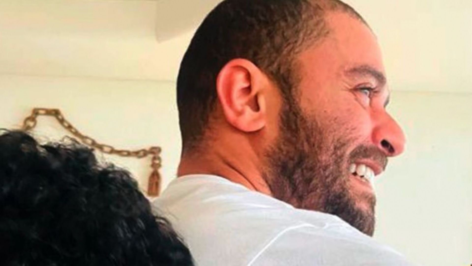 Diogo Nogueira compartilha foto raríssima com o filho de 15 anos: “Passa rápido”