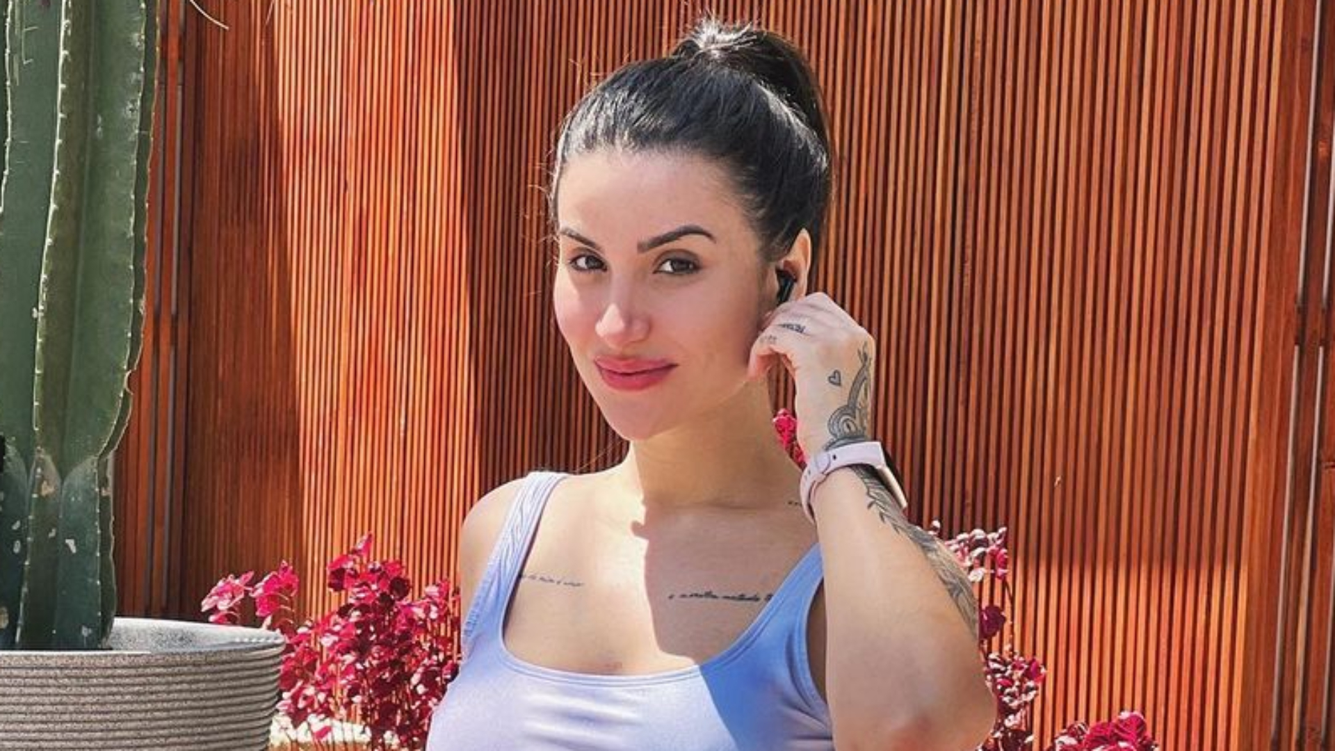 Ex-BBB Bianca Andrade ostenta barriguinha chapada semanas após nascimento do filho