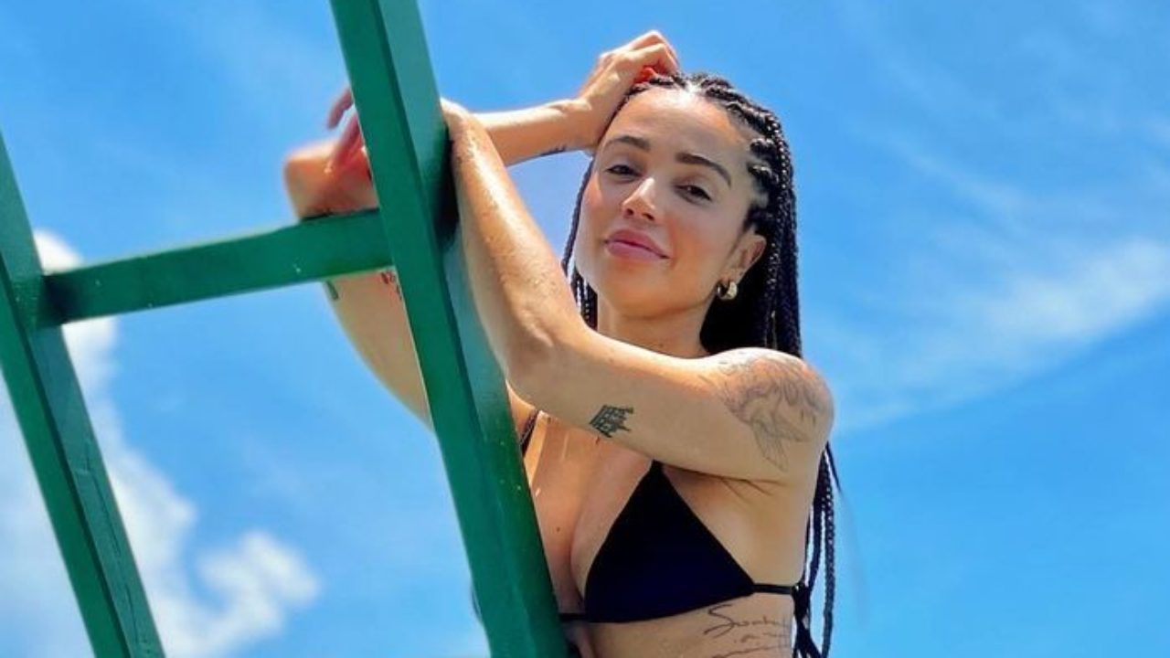Campeã de ‘No Limite’, Paula Amorim ostenta abdômen trincado e surpreende fãs: “Deusa”