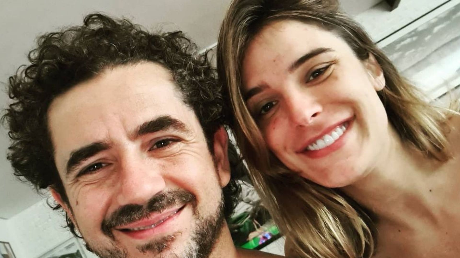 Felipe Andreoli celebra dez anos casado com Rafa Brites e detalha relação: “Cumplicidade”