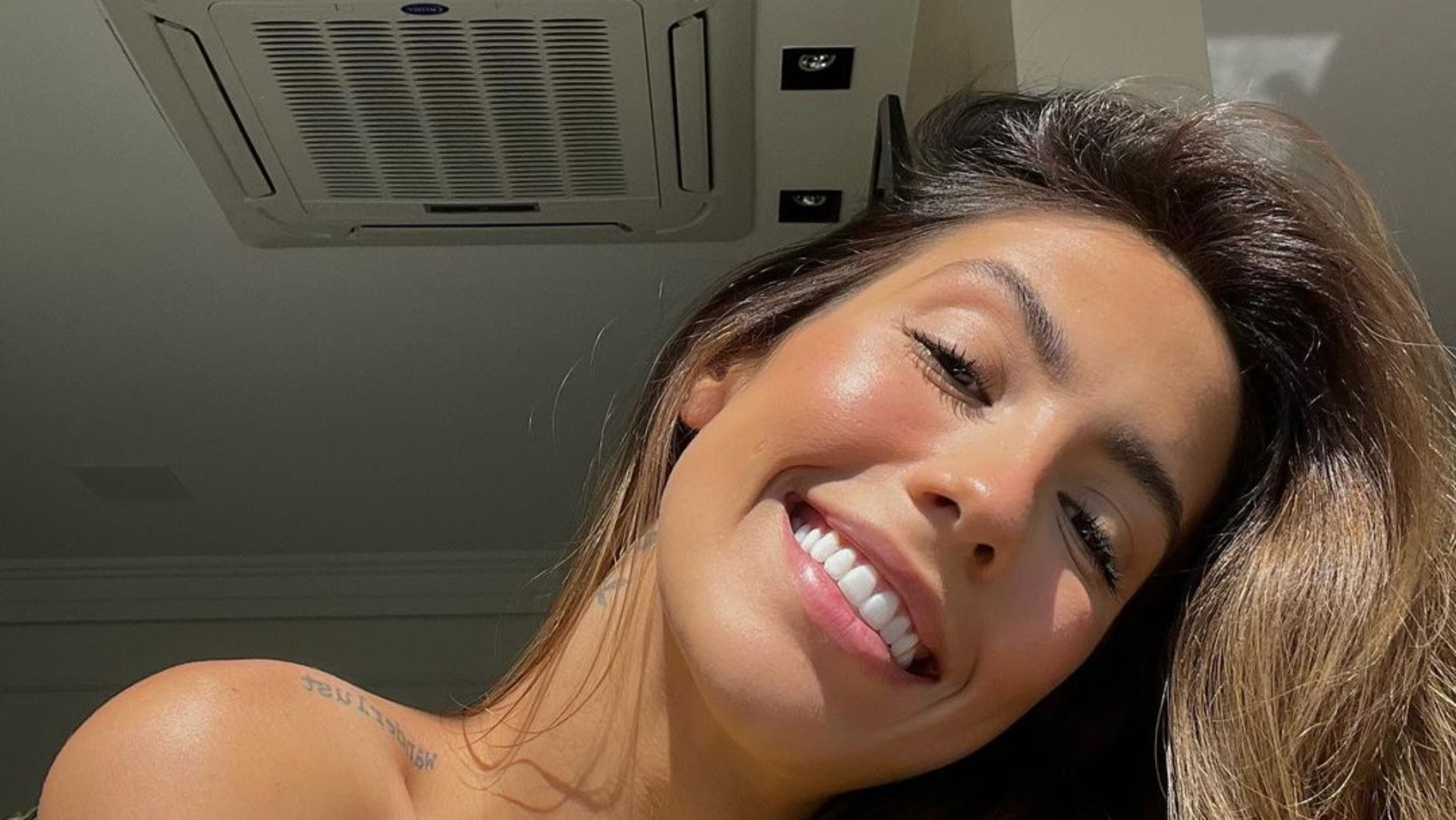 Gabi Brandt surpreende fãs ao mostrar salão, academia e heliponto em mansão