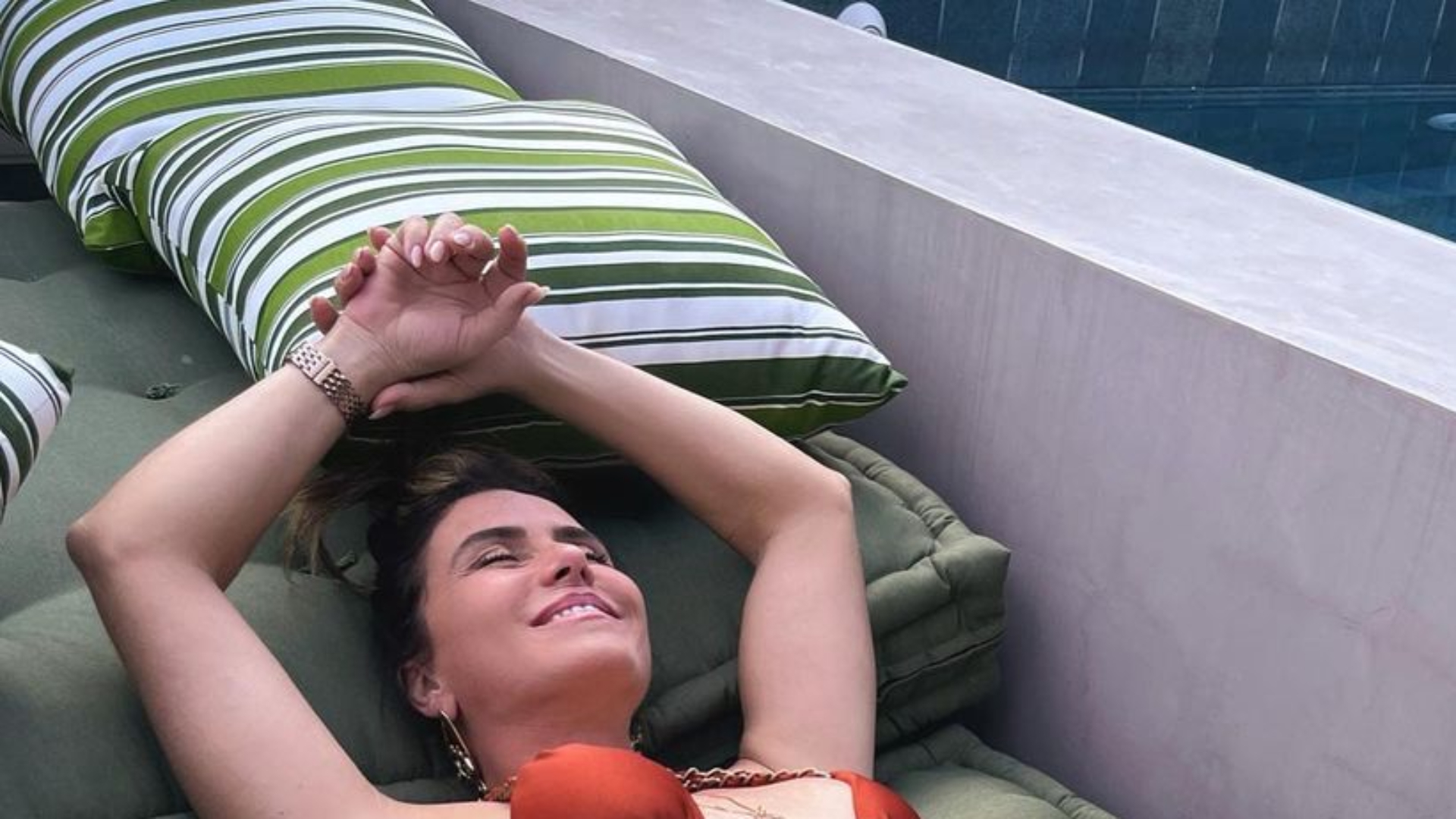 Aos 45 anos, Giovanna Antonelli posa de biquíni e ostenta corpão: “Que perfeita”