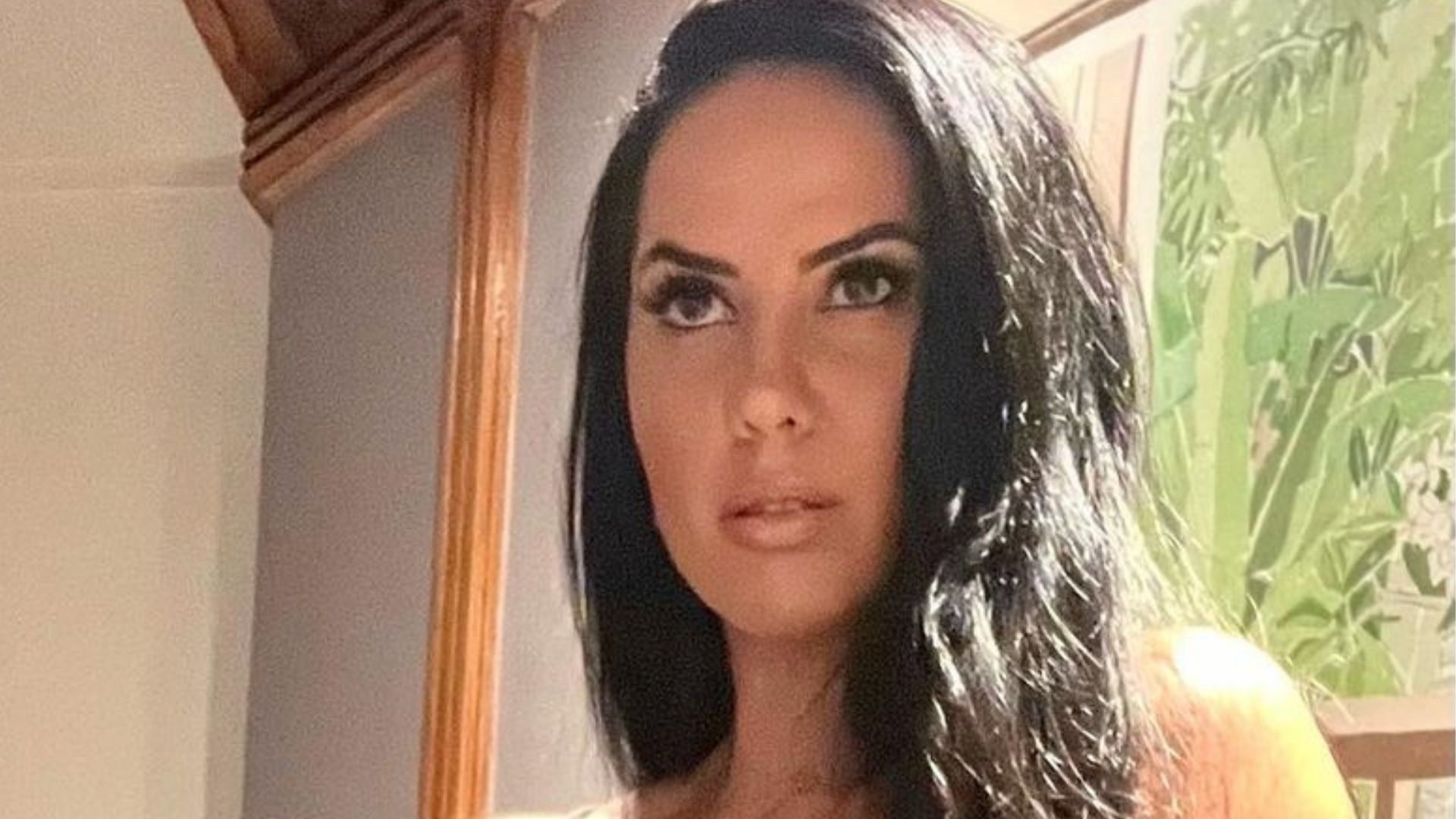 Graciele Lacerda aposta em look ousado e dá zoom em pernões torneados: “Sexy”