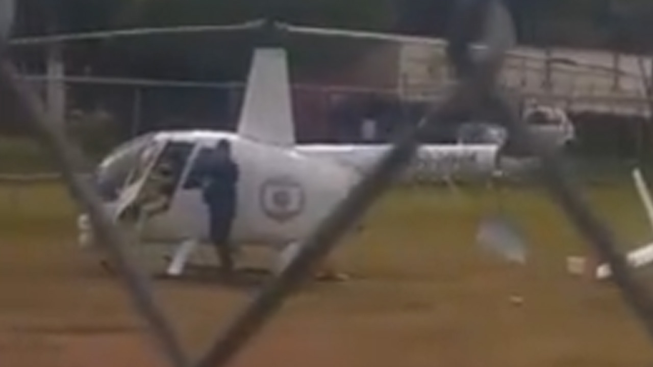 Que susto! Helicóptero da Globo sofre acidente e se quebra em pouso forçado: “Caindo”