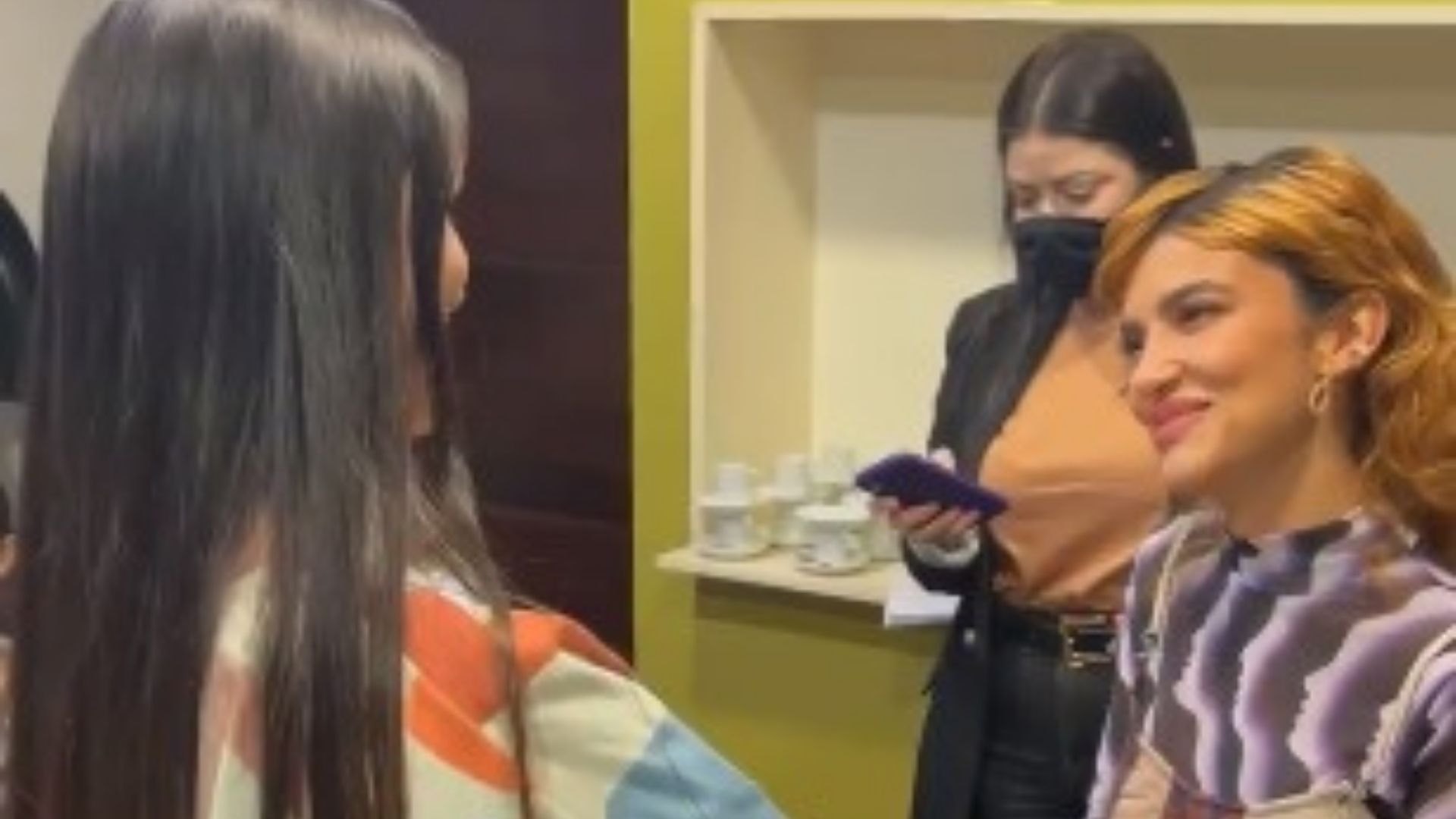 Juliette Freire e Manu Gavassi se emocionam em encontro de ex-BBBs