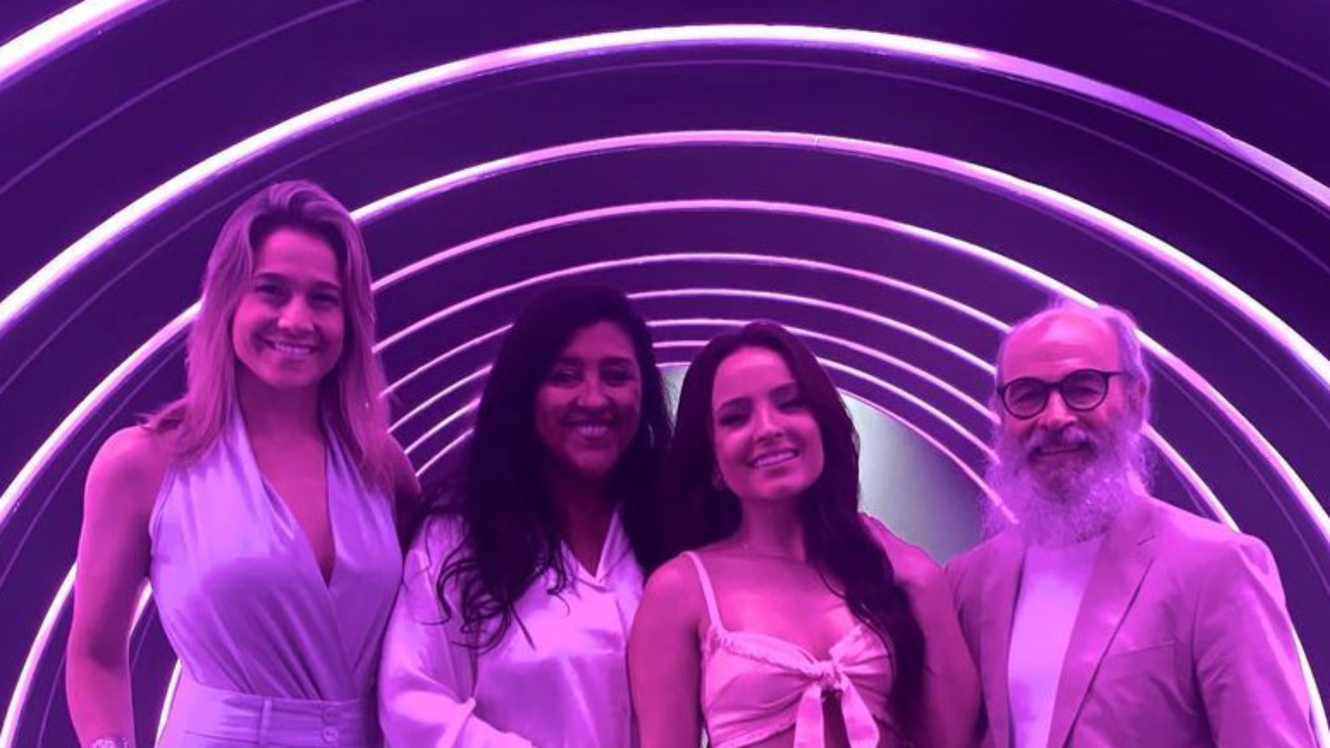 Larissa Manoela celebra primeira gravação de vinheta anual da Globo: “Pronta”