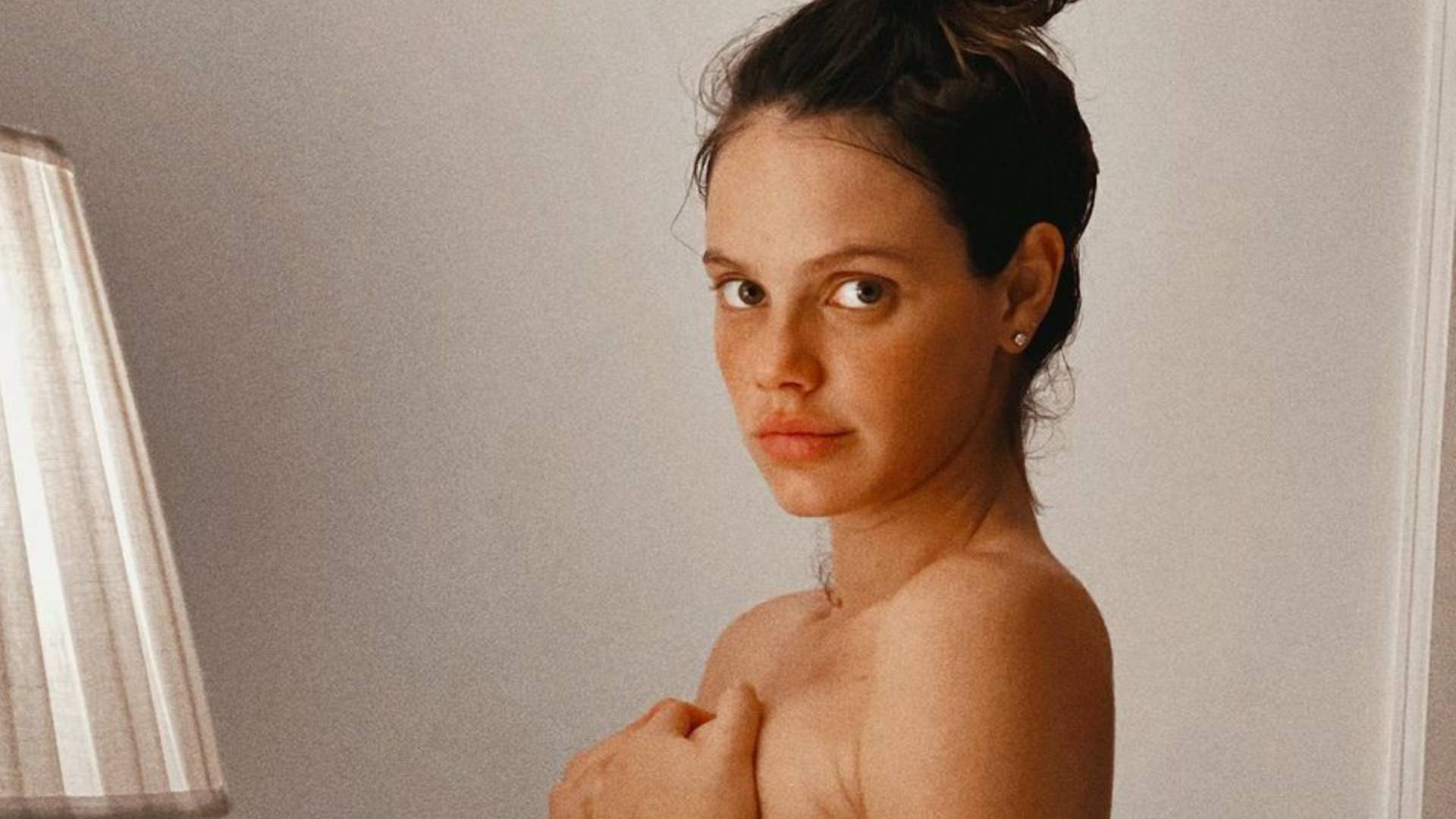 Laura Neiva mostra barrigão enorme e faz mistério: “Que dia vai nascer?”