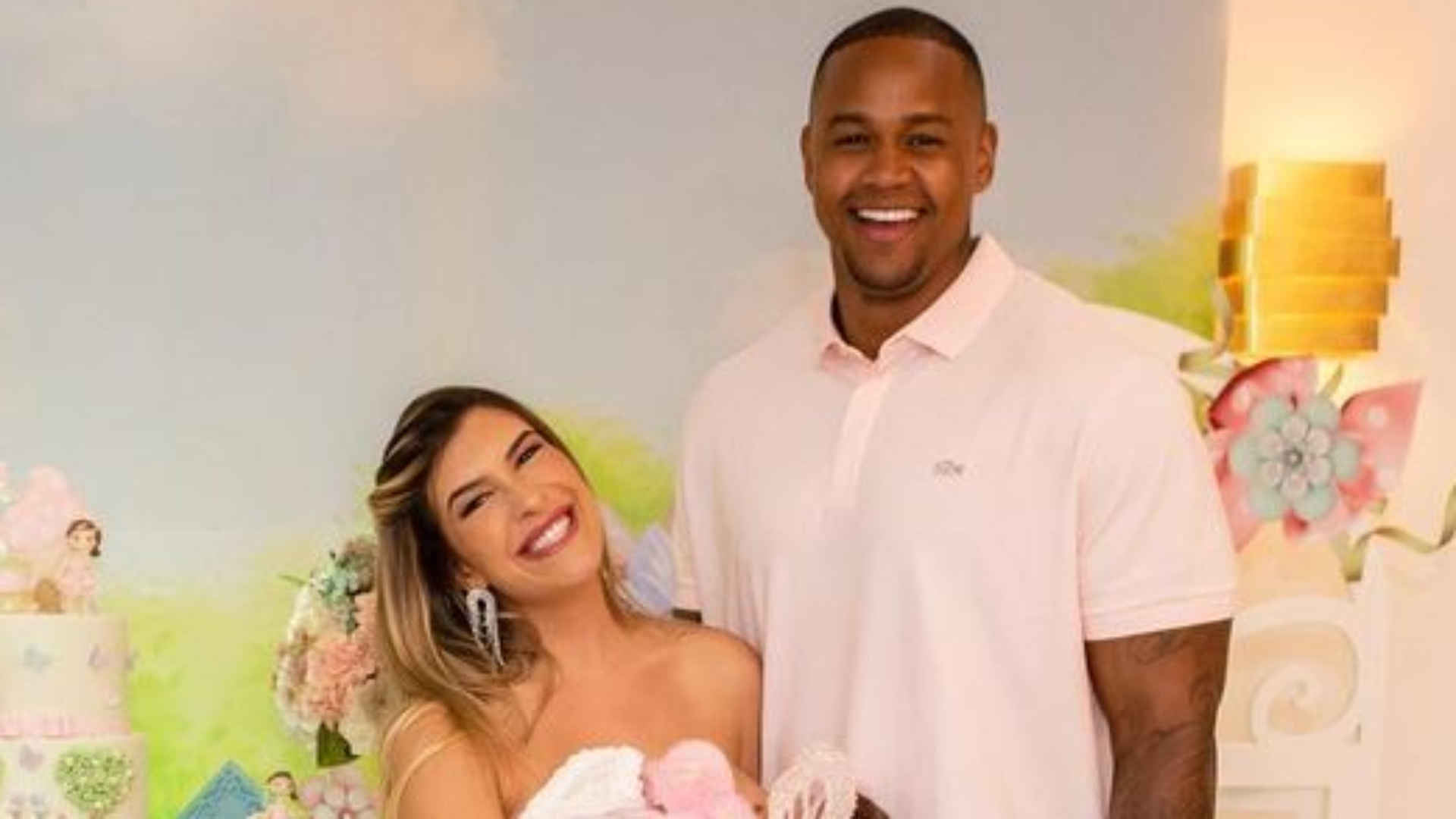 Lorena Improta dispensa luxo e celebra dois meses da filha com festinha simples