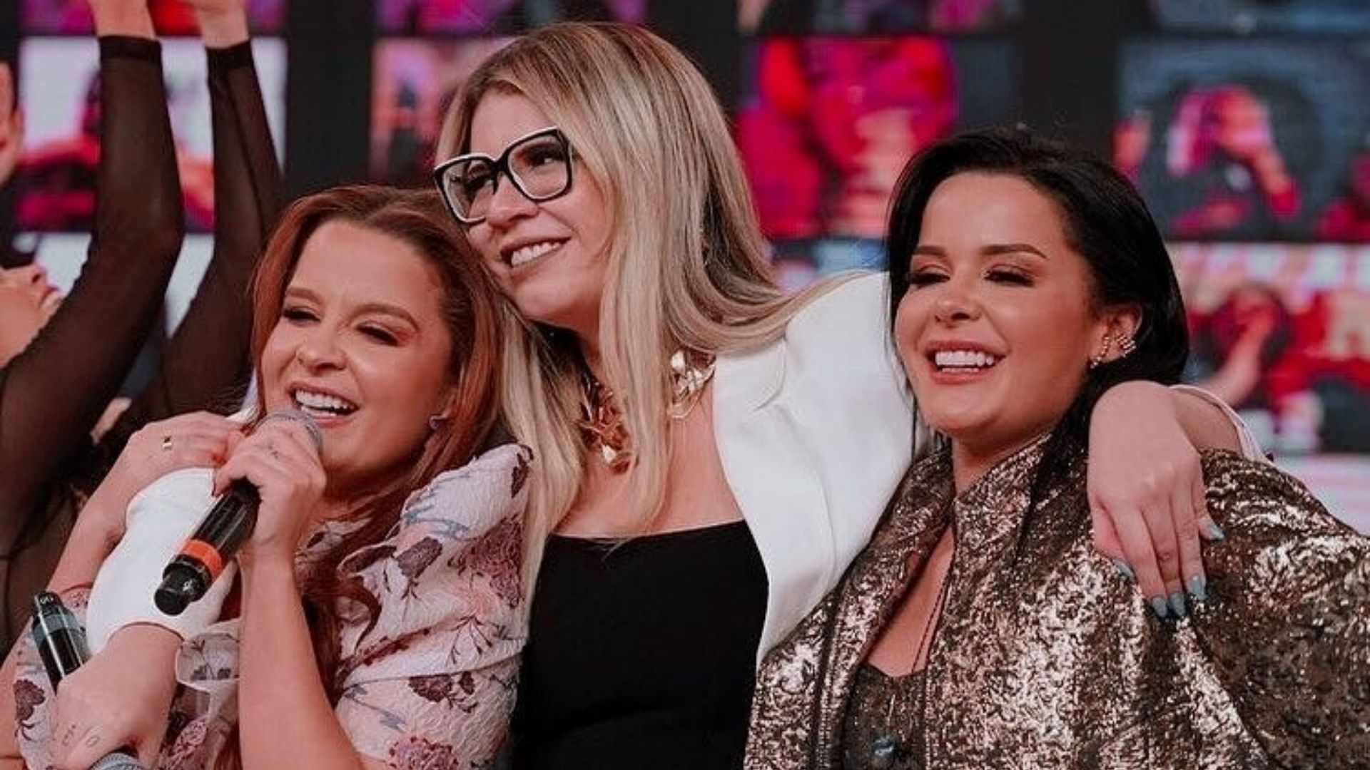 Maiara e Maraisa cancelam show na cidade em que o avião de Marília Mendonça caiu