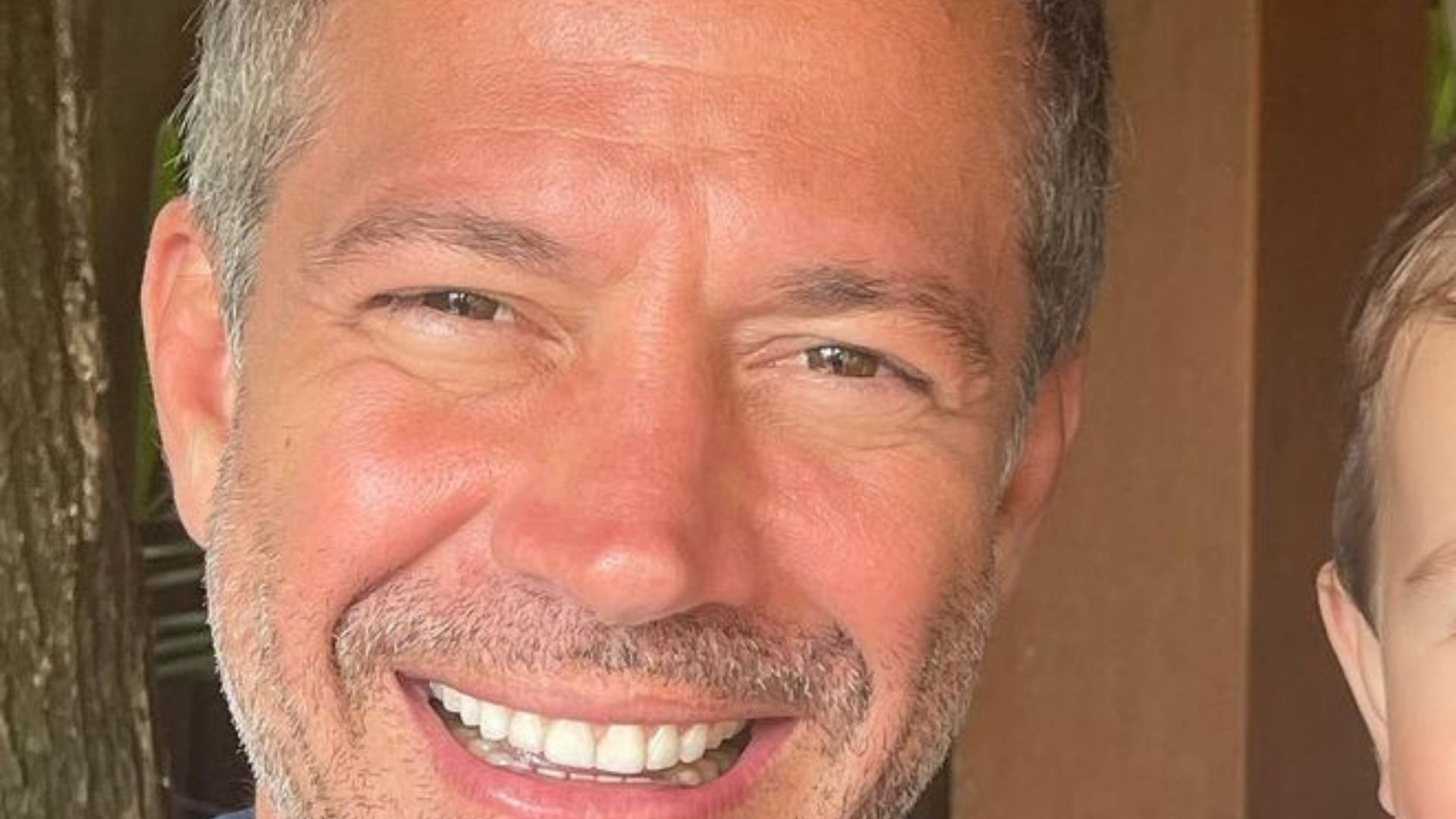 Malvino Salvador surge com o filho caçula e semelhança impressiona: “Cara do pai”