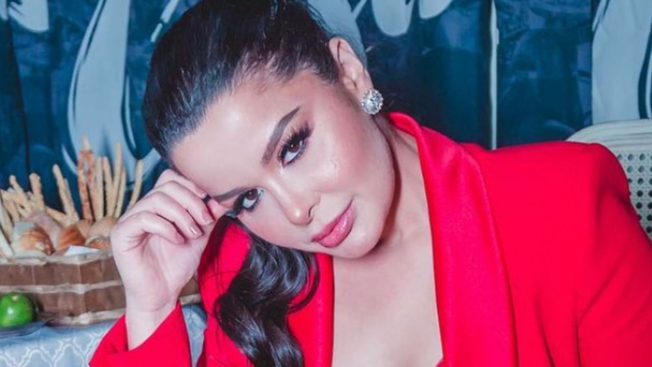 Maraísa escolhe look picante e deixa sutiã à mostra em cliques ousados: “Perfeição”