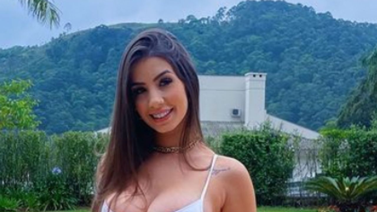 Ex de Whindersson Nunes posa com look ousado e exibe corpão definido: “Uma deusa”