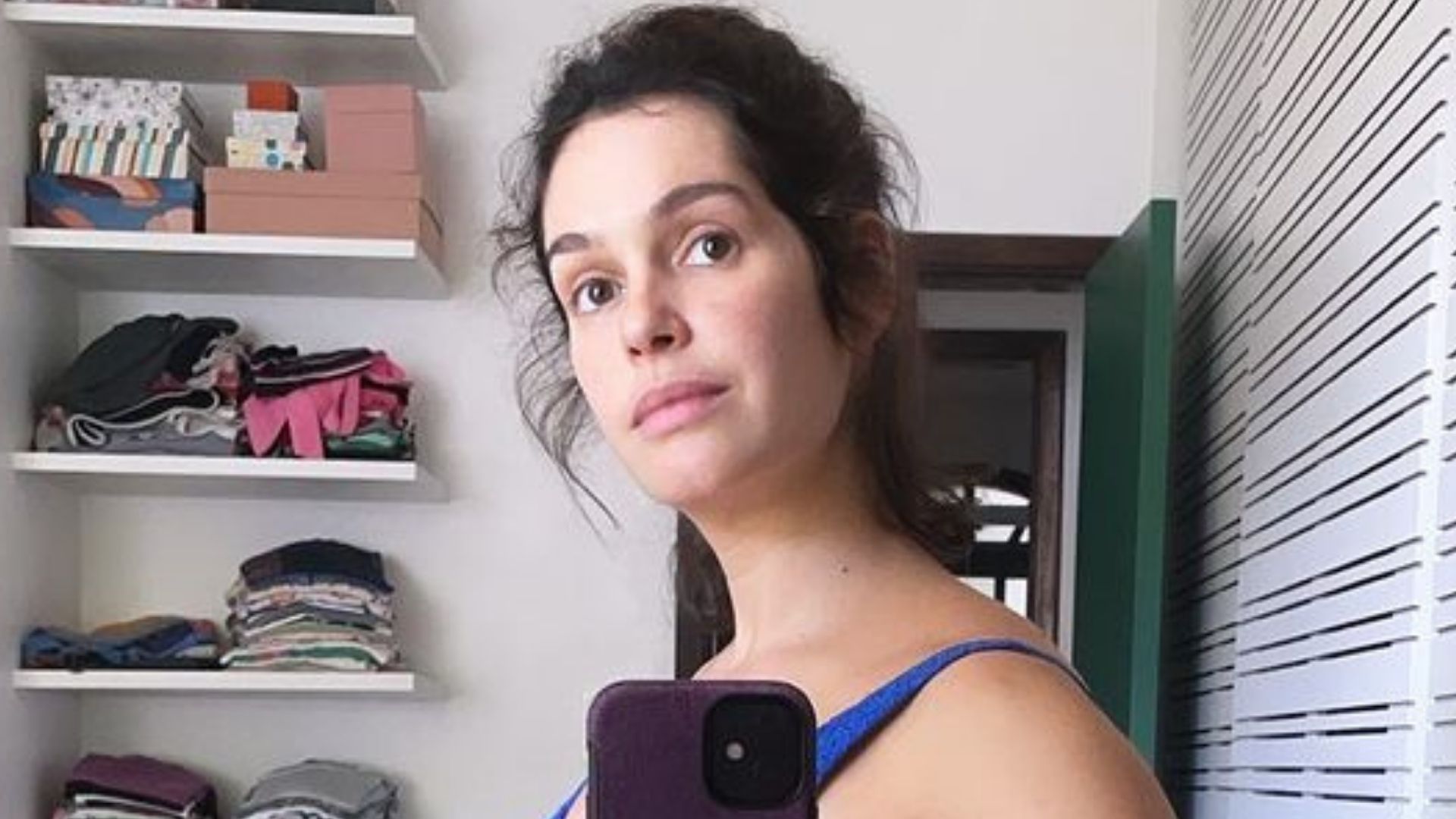 Na reta final, Maria Flor surge de biquíni e exibe barrigão enorme de 8 meses